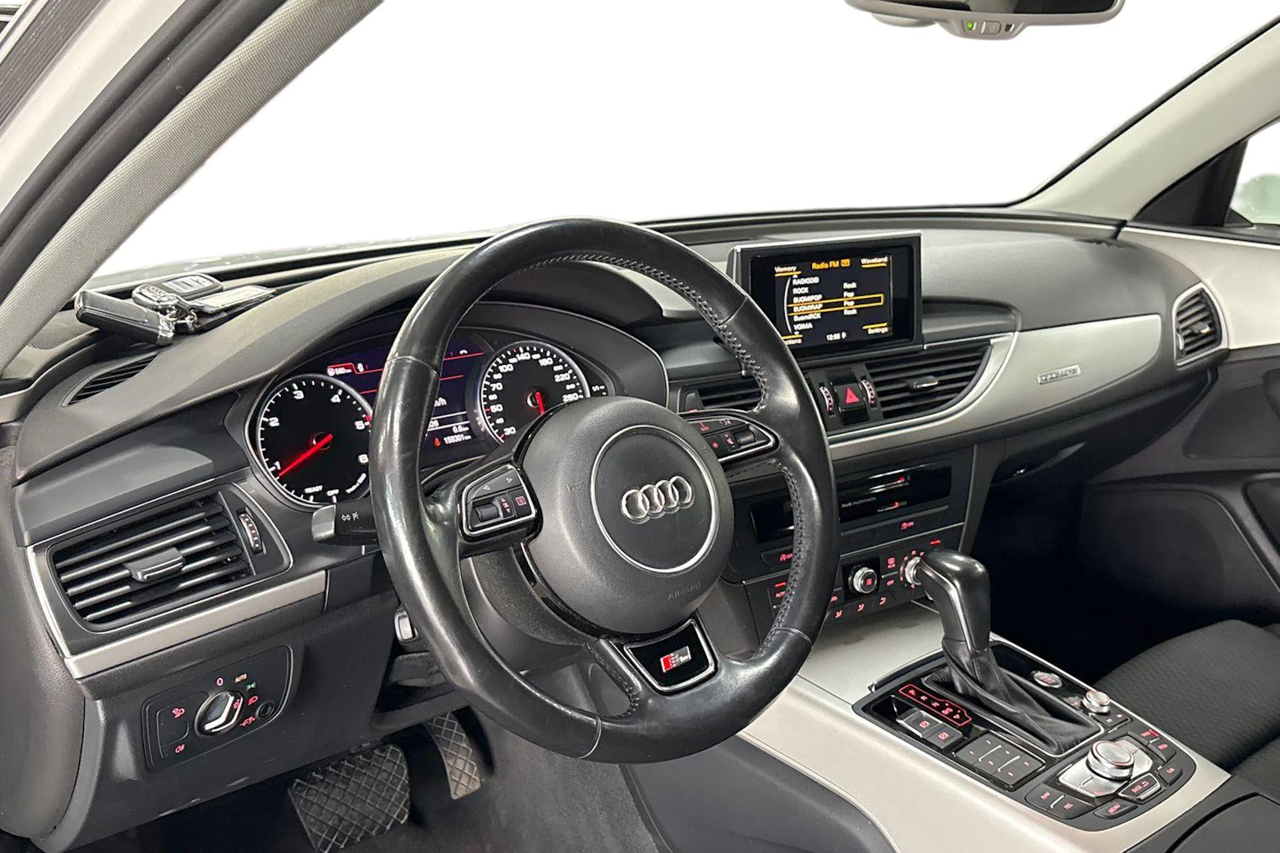 valkoinen Audi A6 2017 kuva 8.