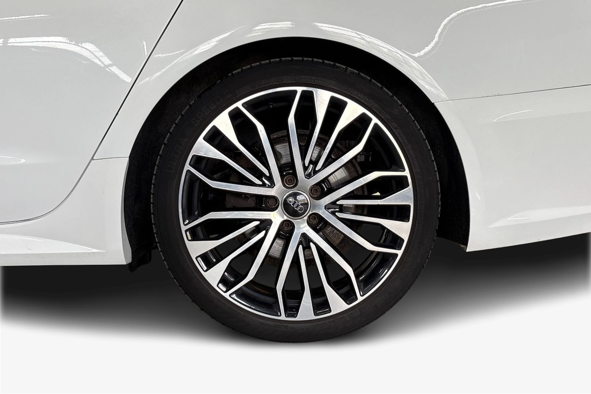 valkoinen Audi A6 2017 kuva 12.