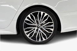 valkoinen Audi A6 2017 kuva 12.