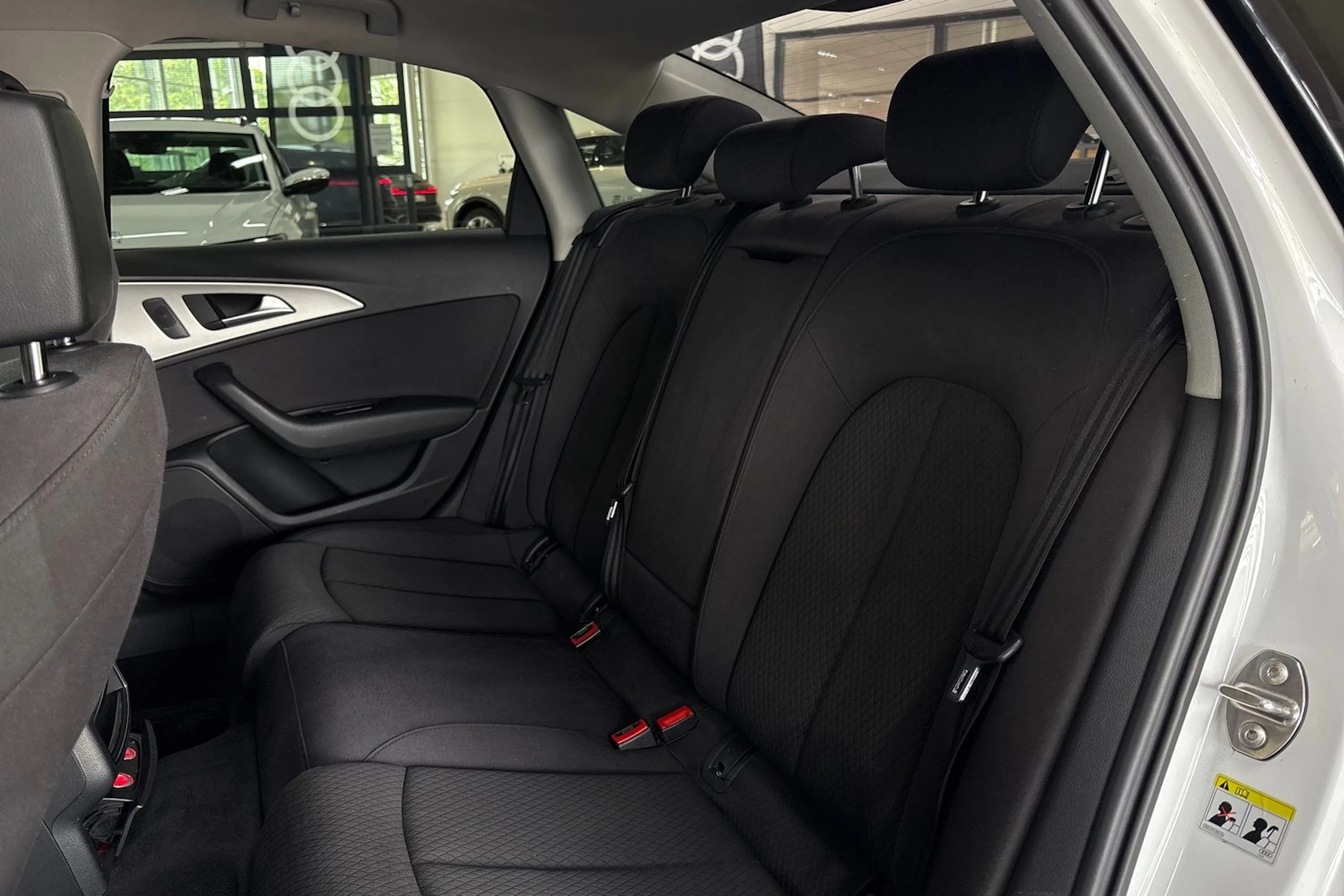 valkoinen Audi A6 2017 kuva 15.