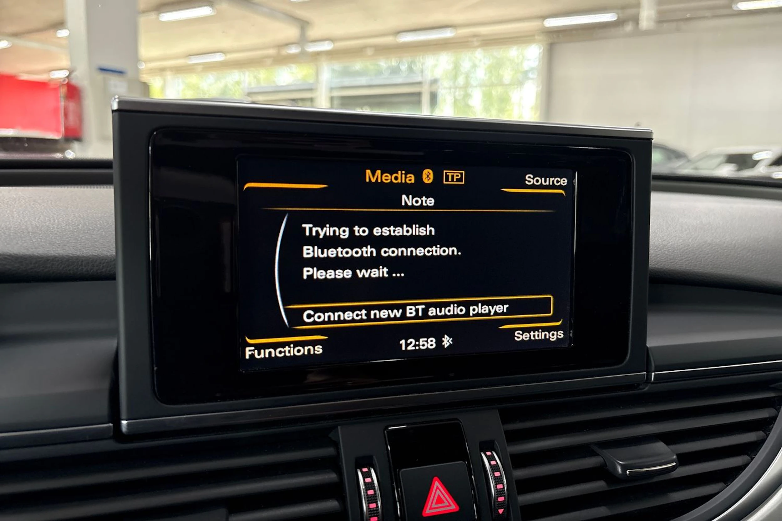 valkoinen Audi A6 2017 kuva 21.