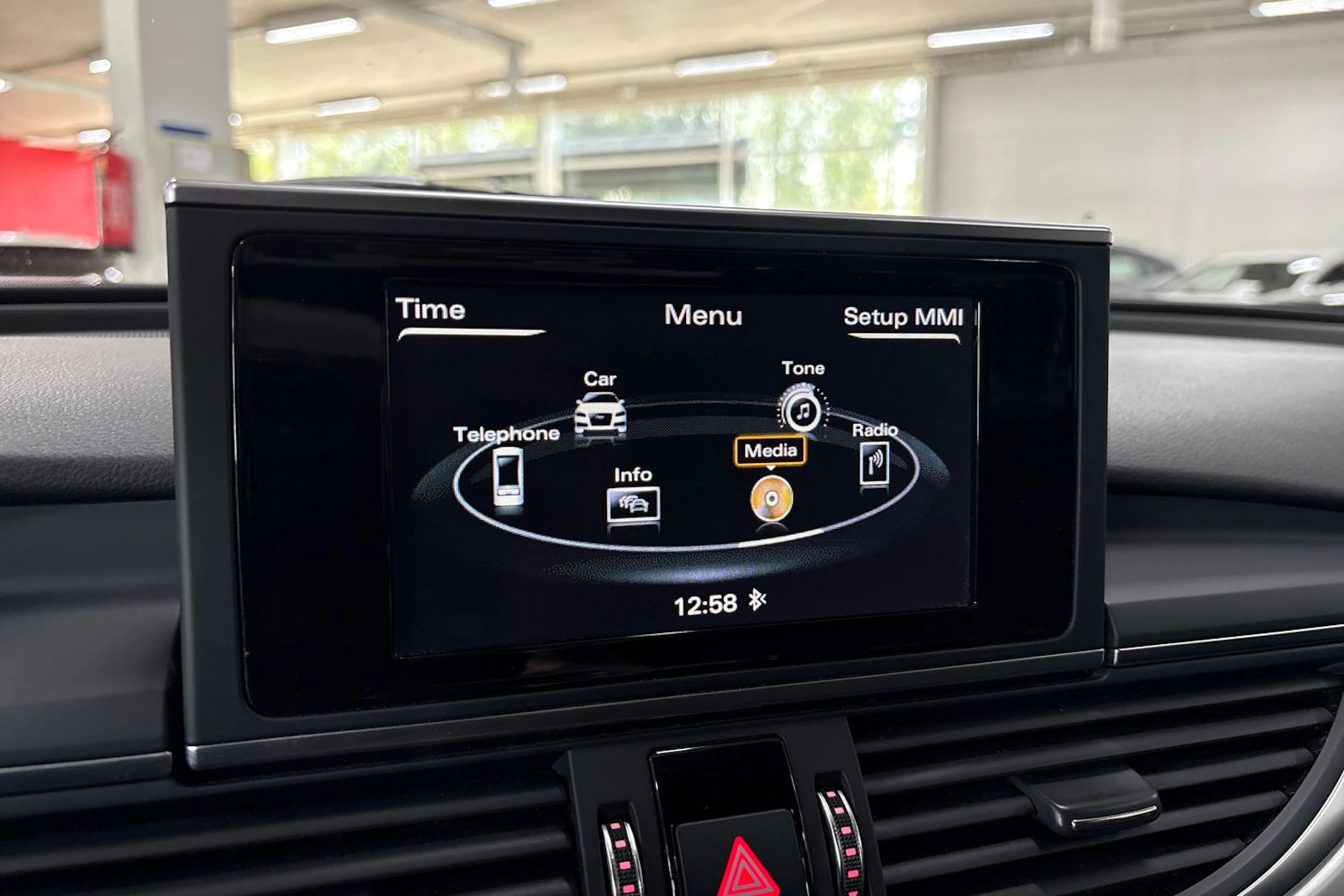 valkoinen Audi A6 2017 kuva 22.