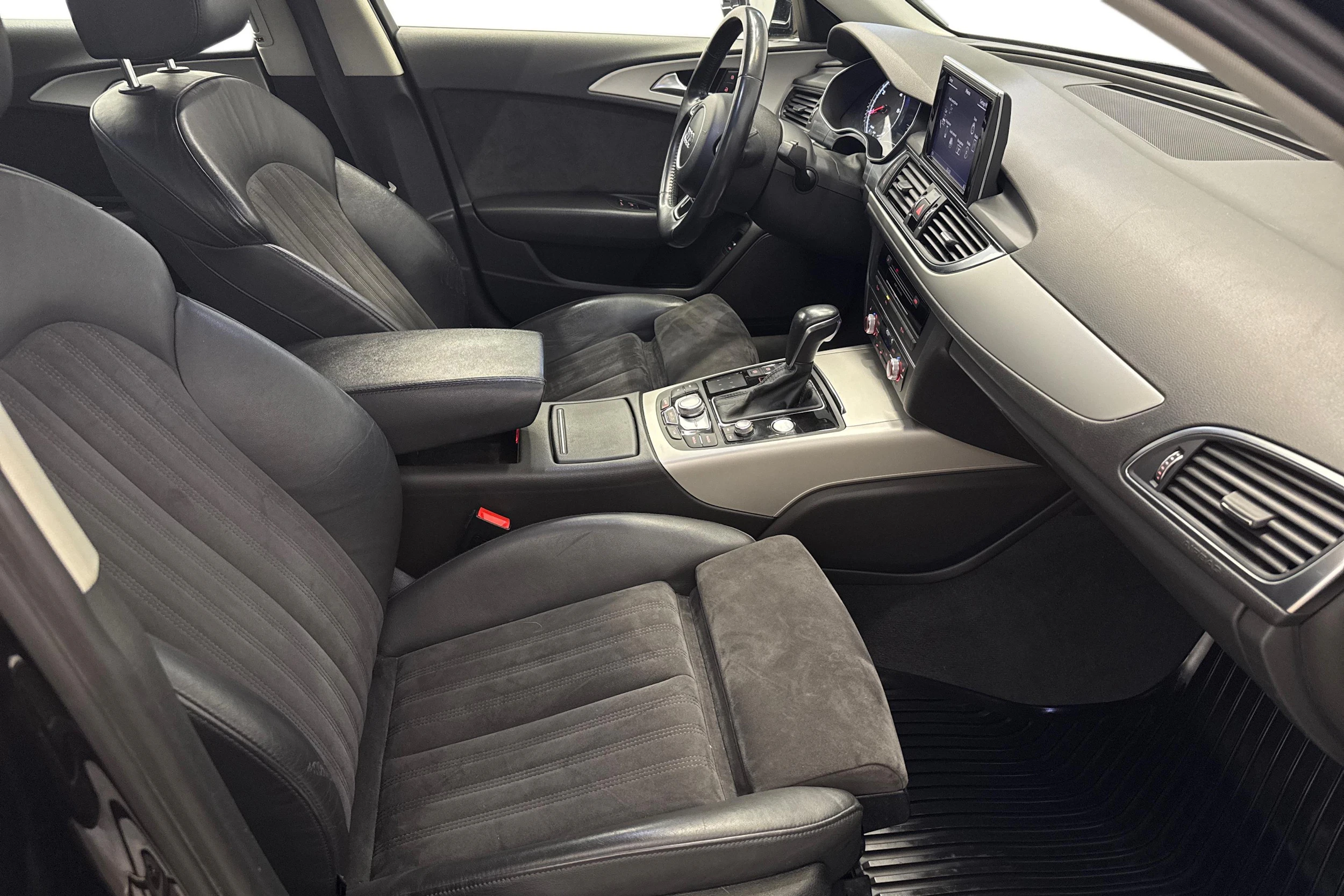musta Audi A6 2017 kuva 9.