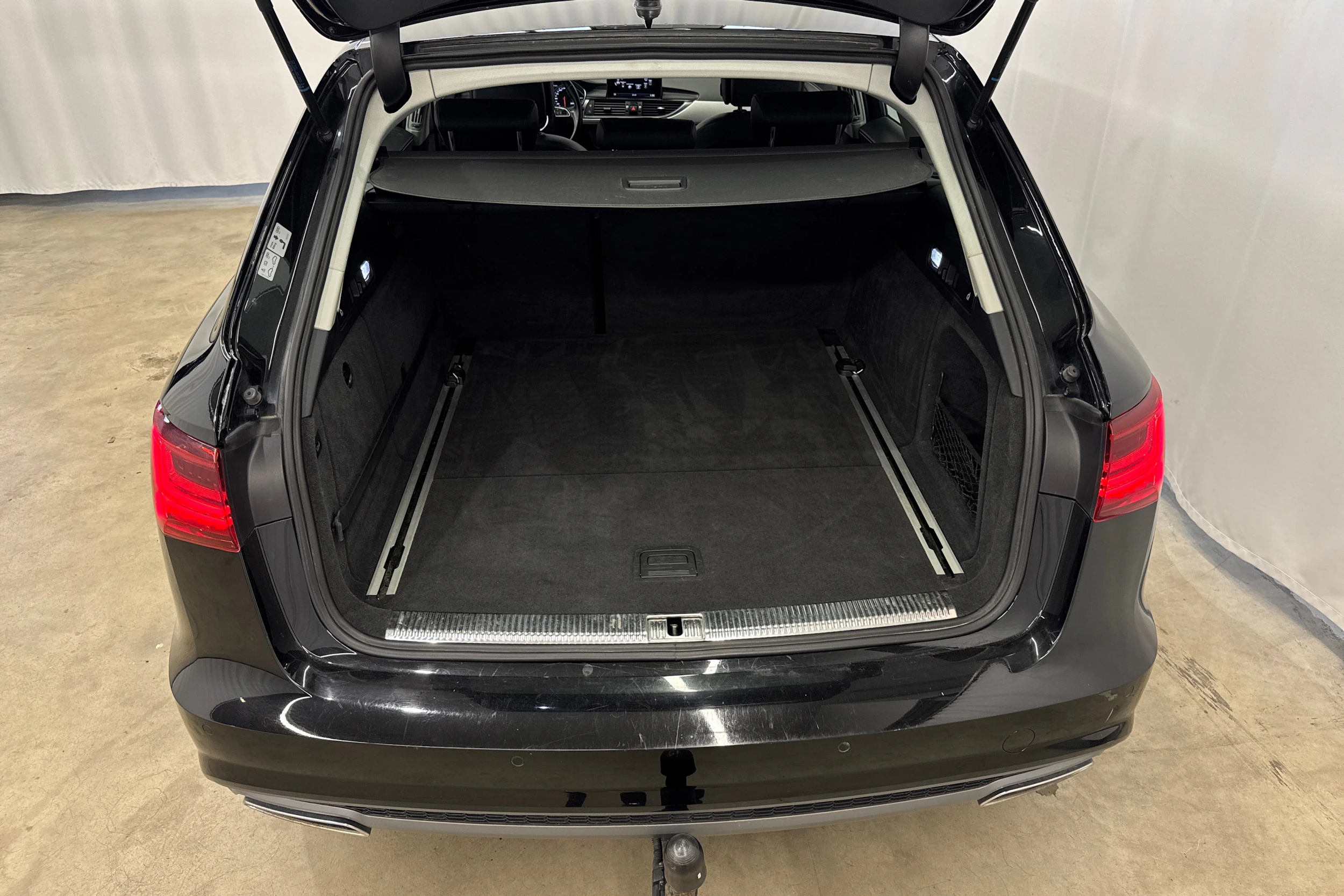 musta Audi A6 2017 kuva 13.