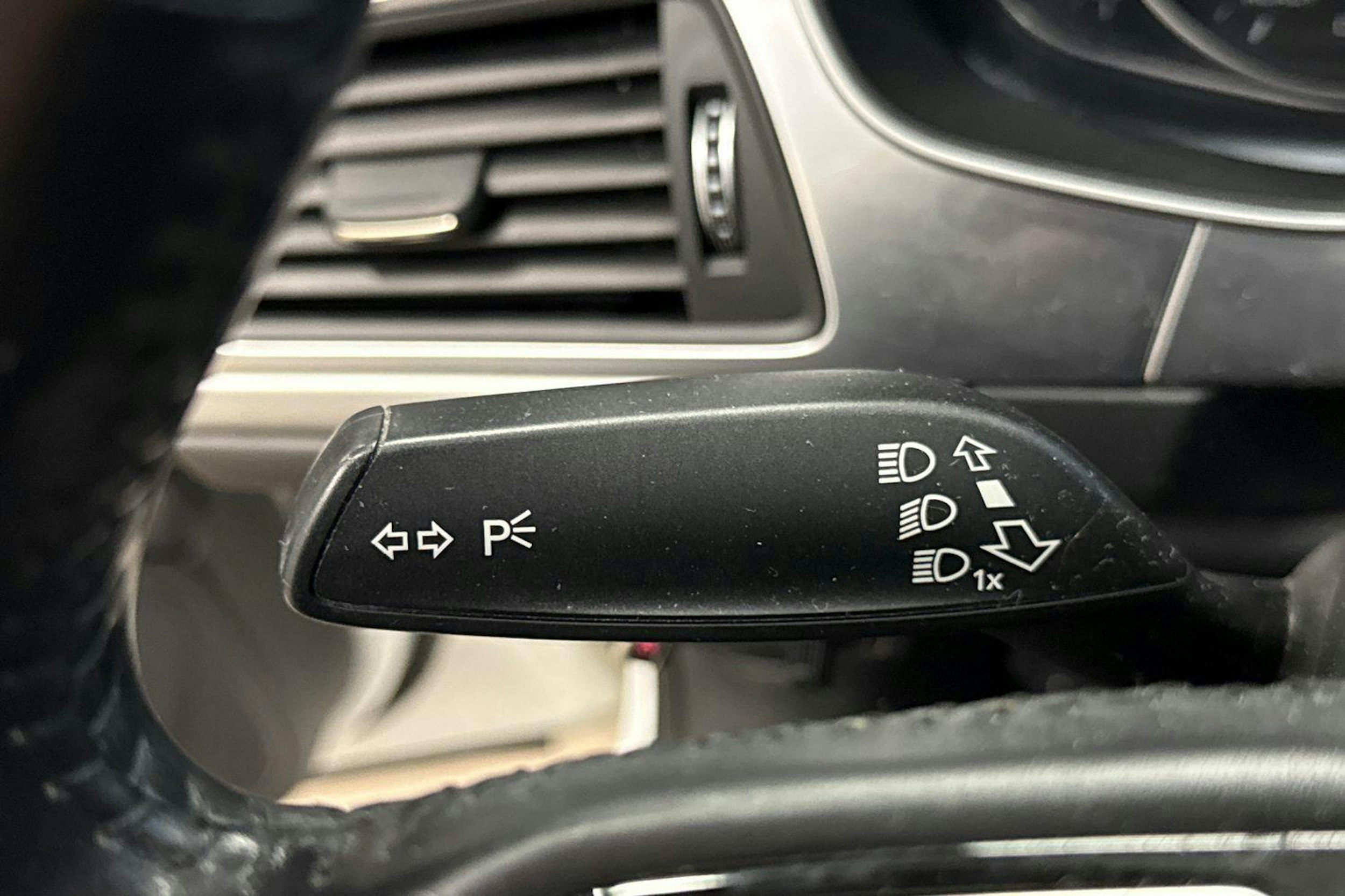 valkoinen Audi A6 2017 kuva 15.