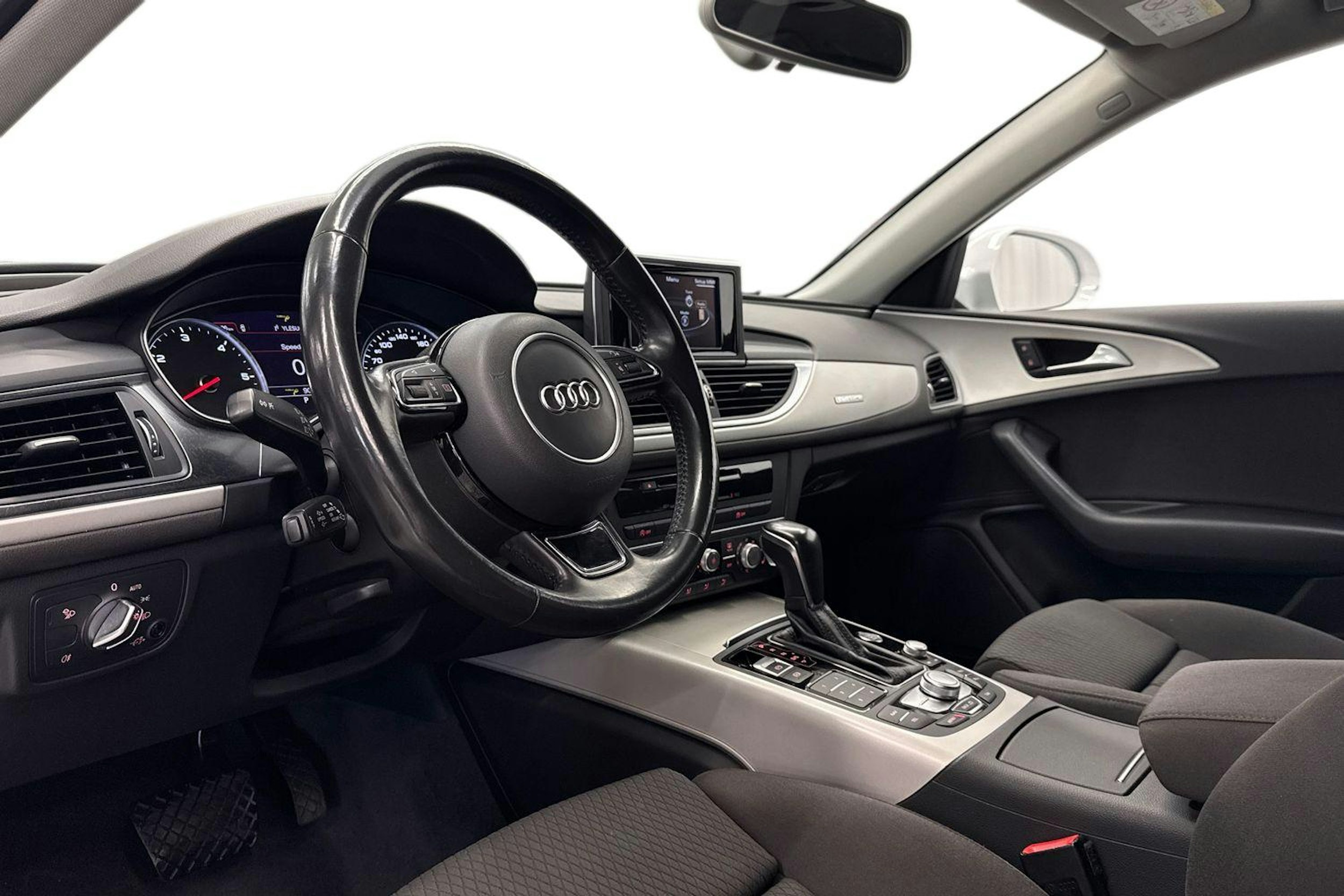 valkoinen Audi A6 2017 kuva 7.