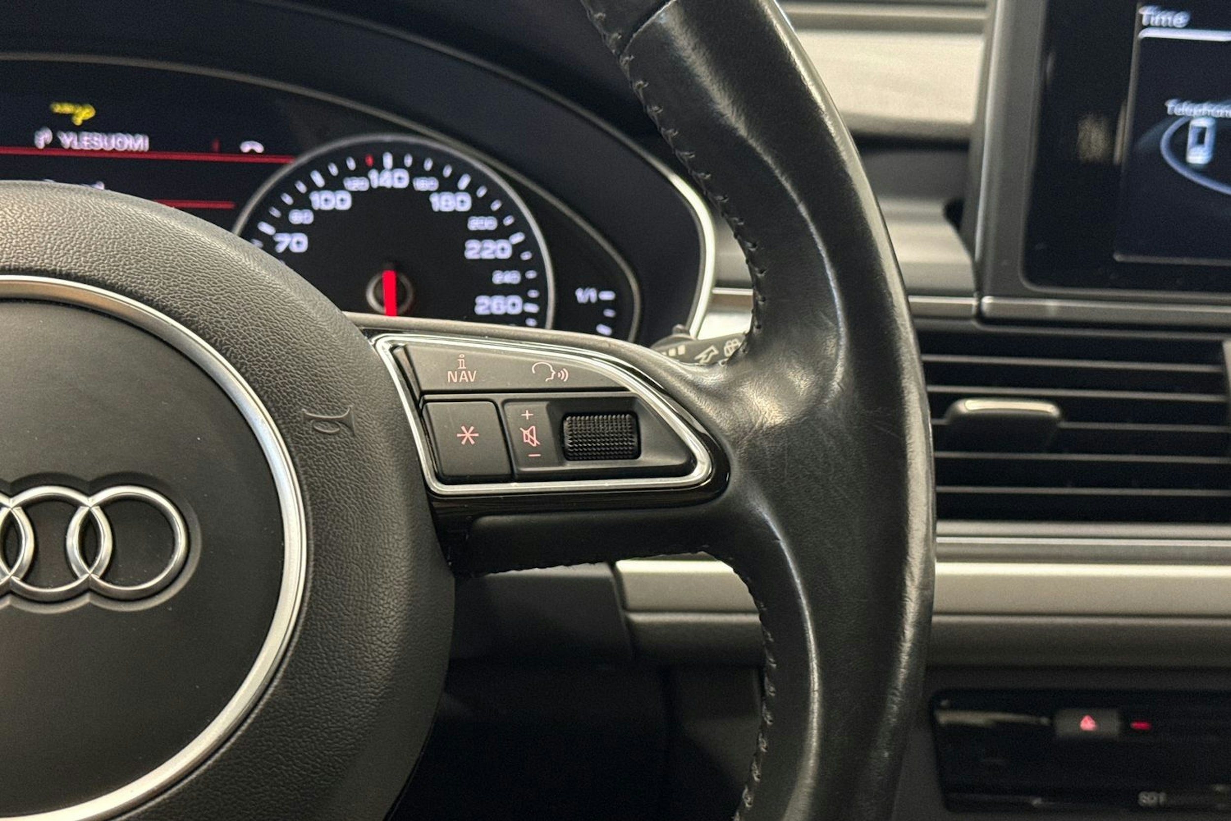 valkoinen Audi A6 2017 kuva 16.