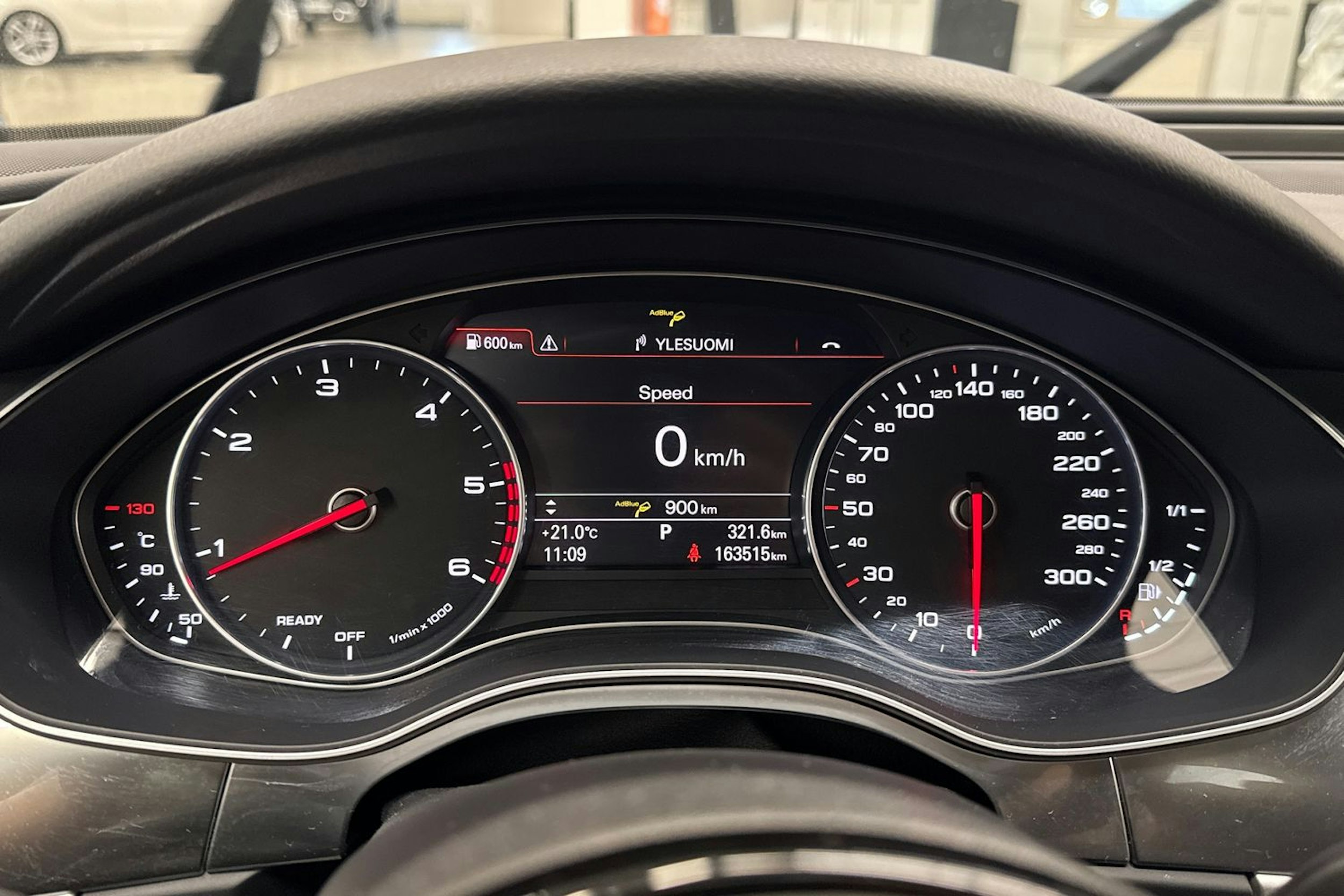 valkoinen Audi A6 2017 kuva 18.