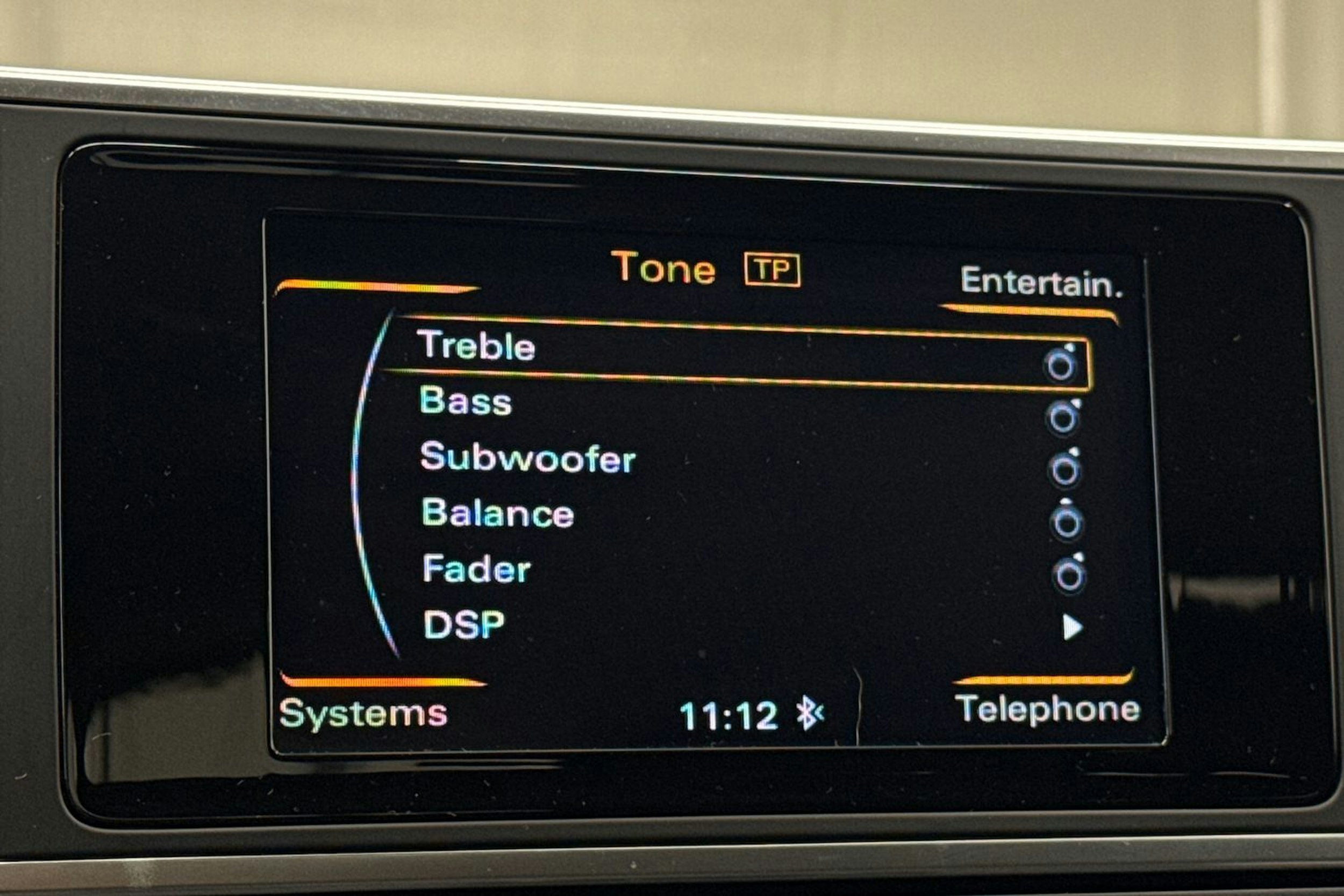 valkoinen Audi A6 2017 kuva 27.