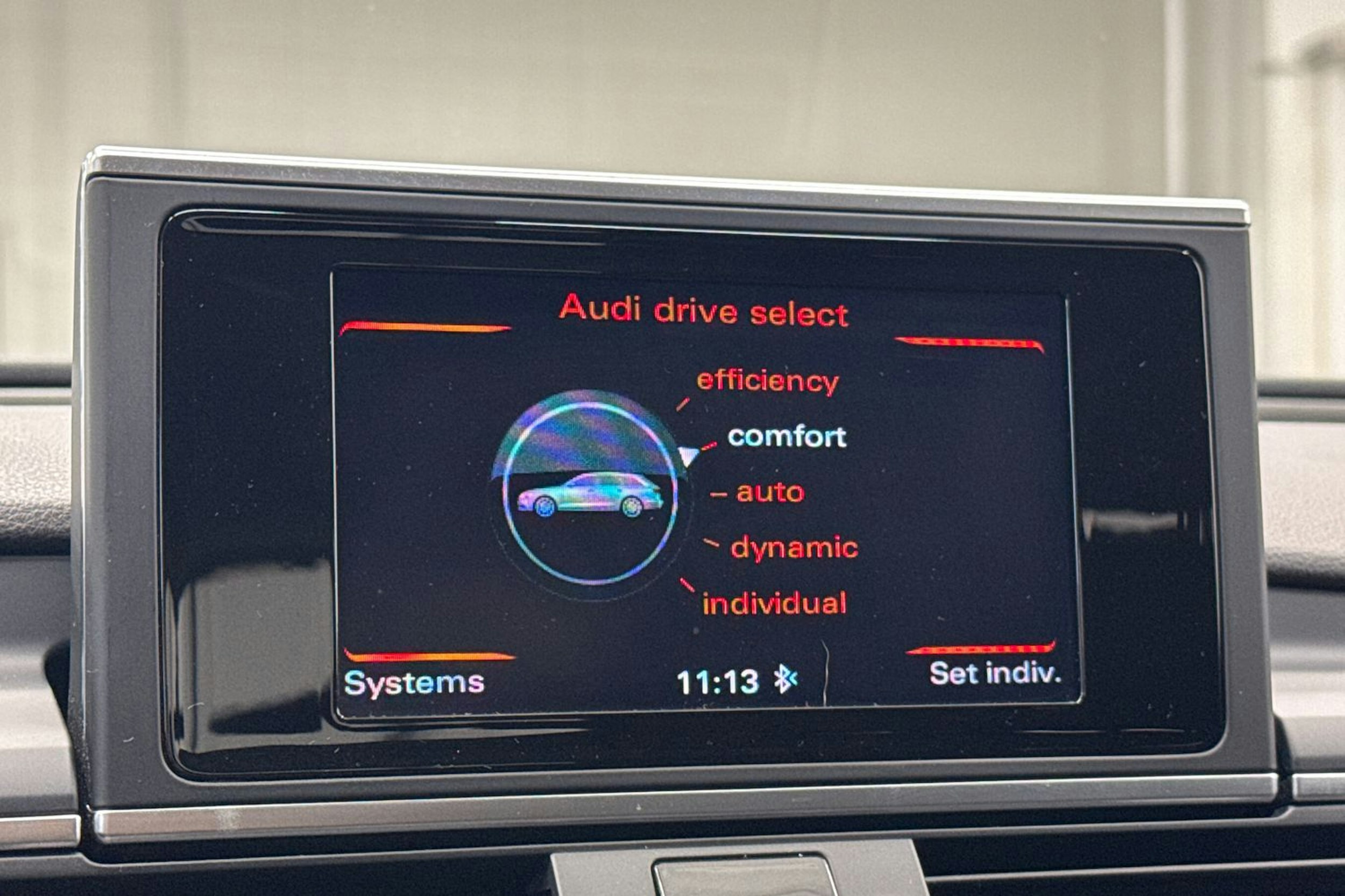 valkoinen Audi A6 2017 kuva 29.