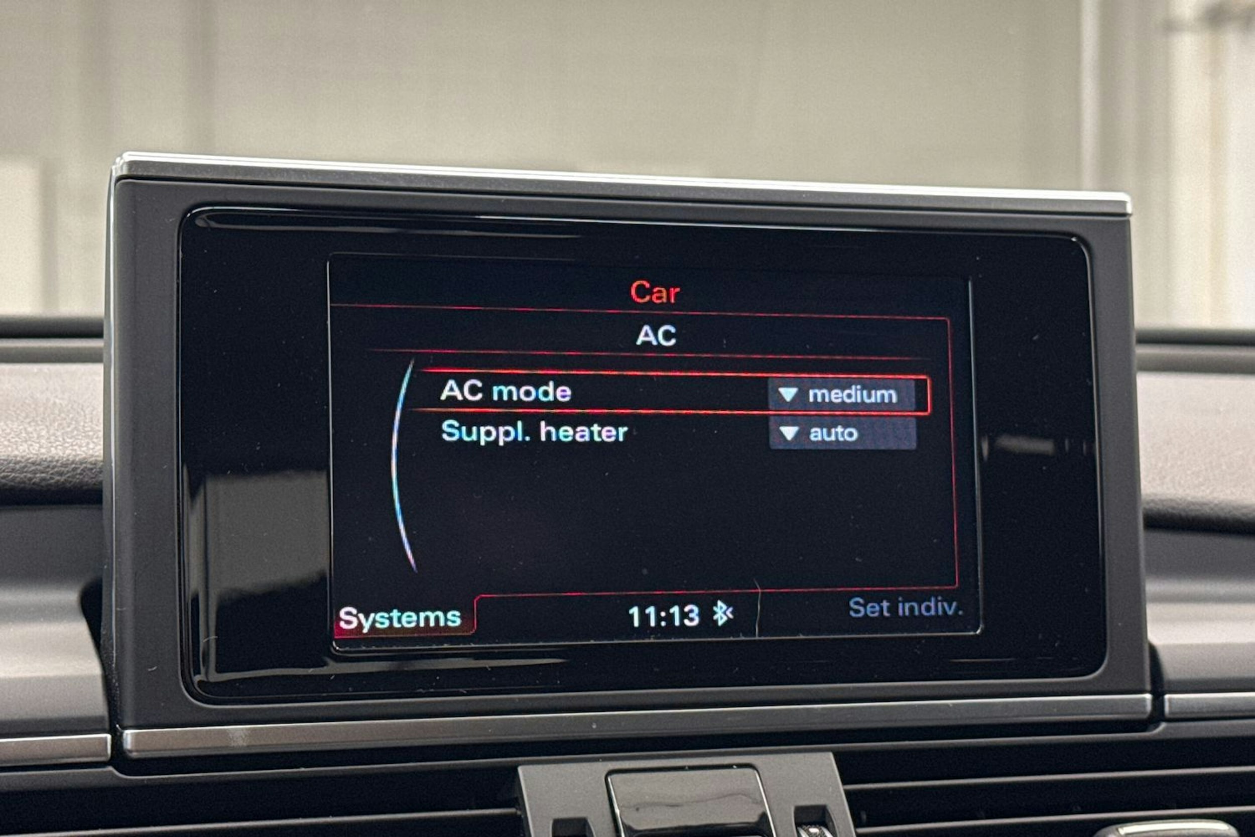 valkoinen Audi A6 2017 kuva 31.