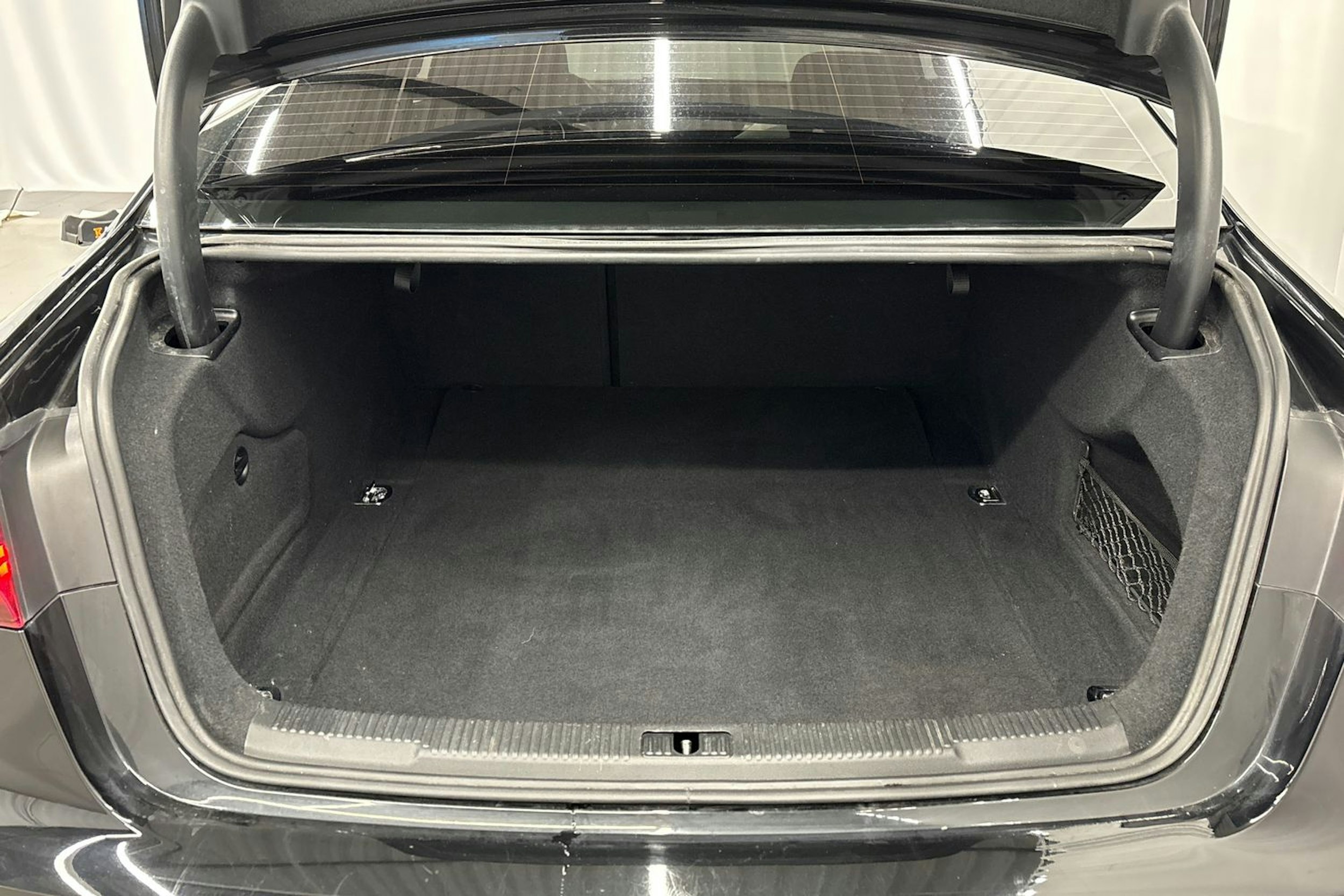 musta Audi A6 2017 kuva 16.
