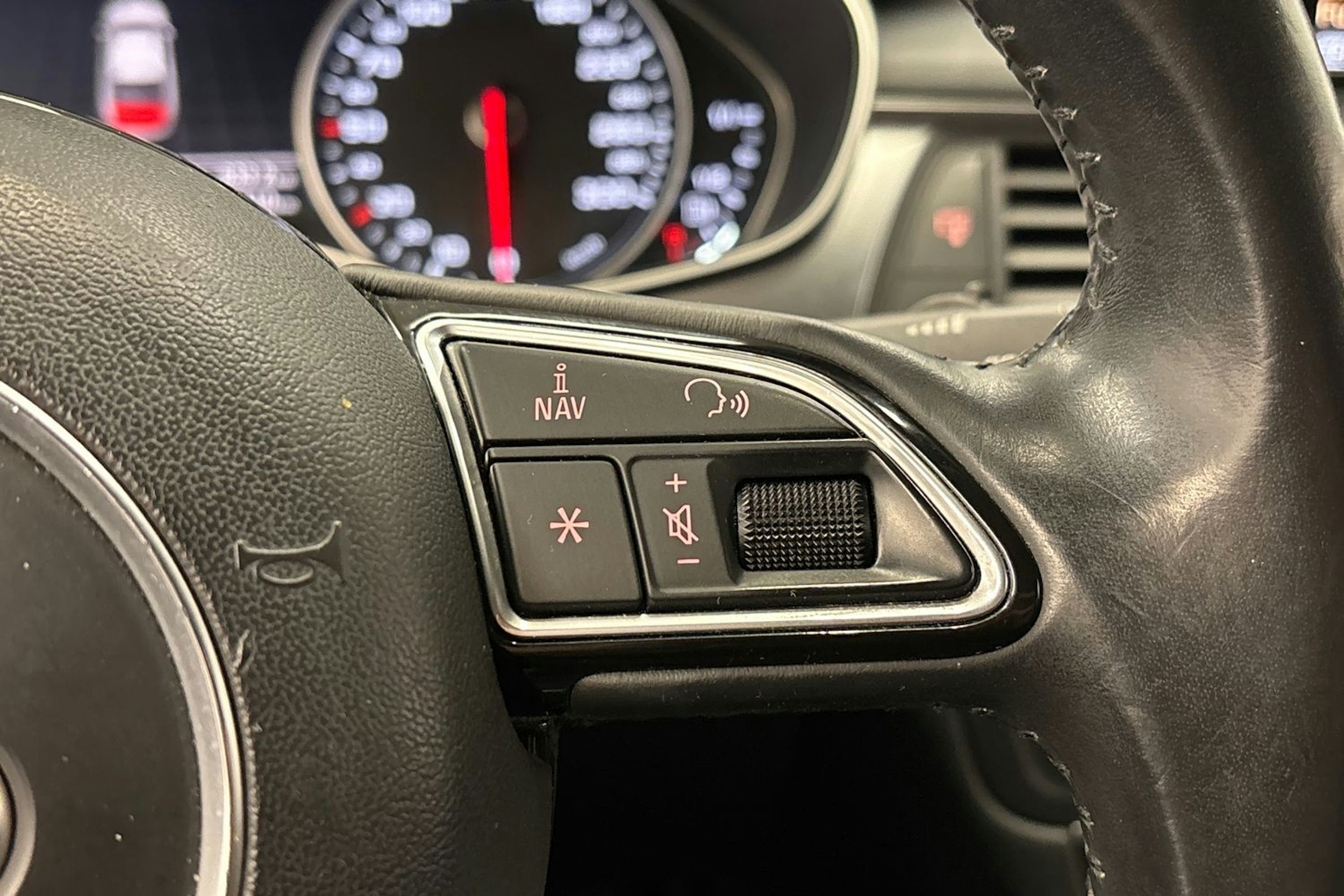musta Audi A6 2017 kuva 22.