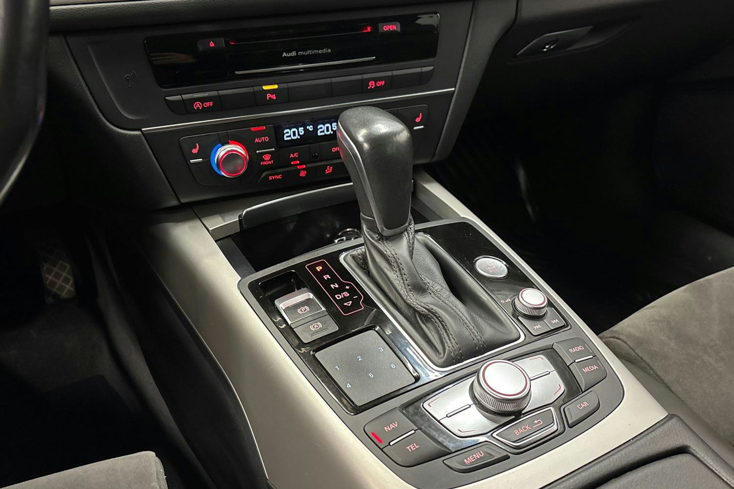 musta Audi A6 2017 kuva 27.