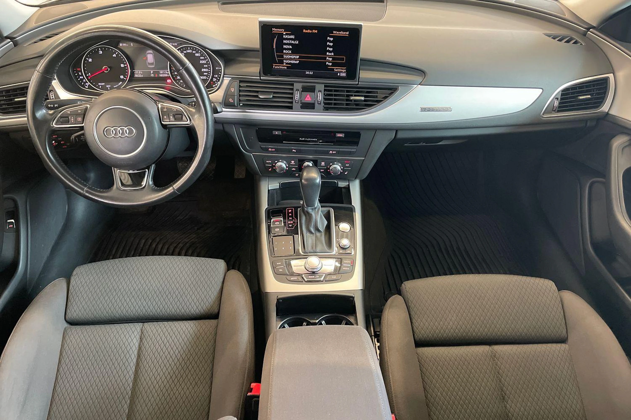 Sininen Audi A6 2017 kuva 9.