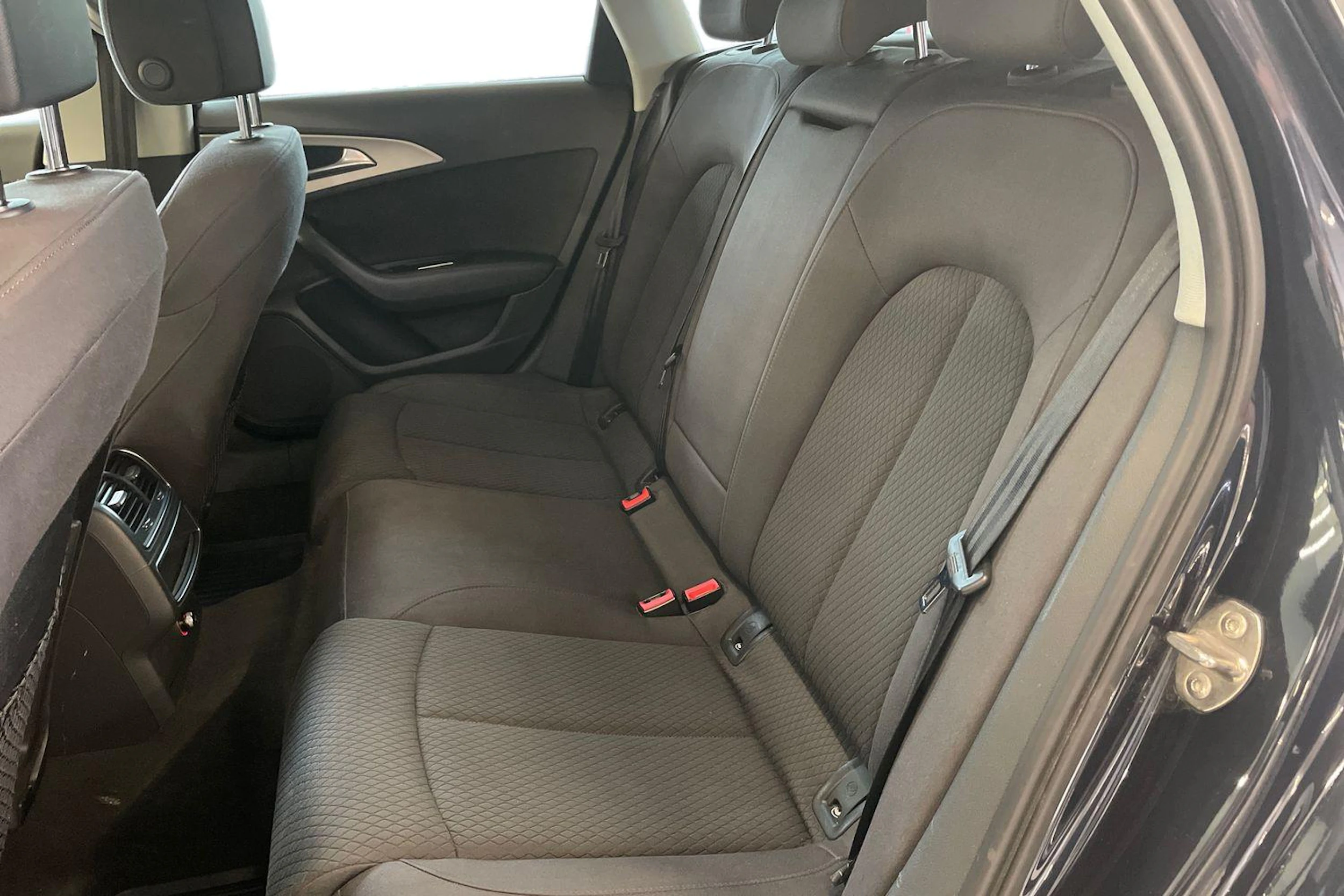 Sininen Audi A6 2017 kuva 11.