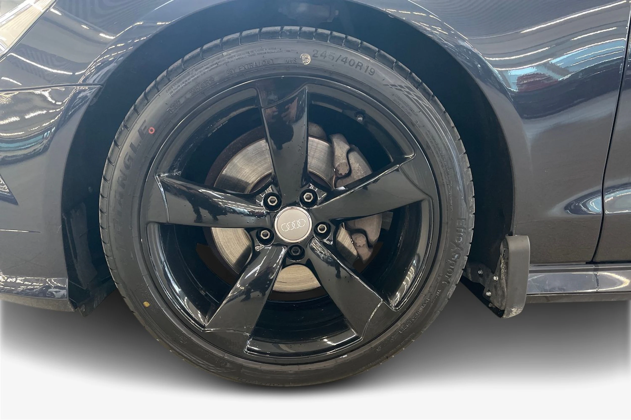 Sininen Audi A6 2017 kuva 12.