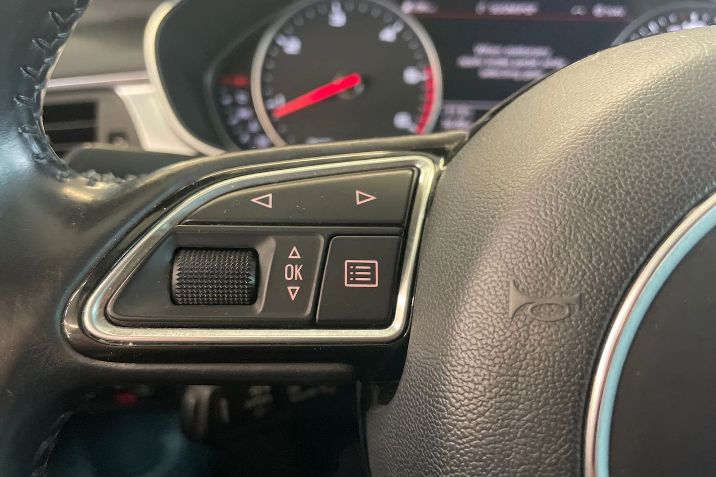 Sininen Audi A6 2017 kuva 19.