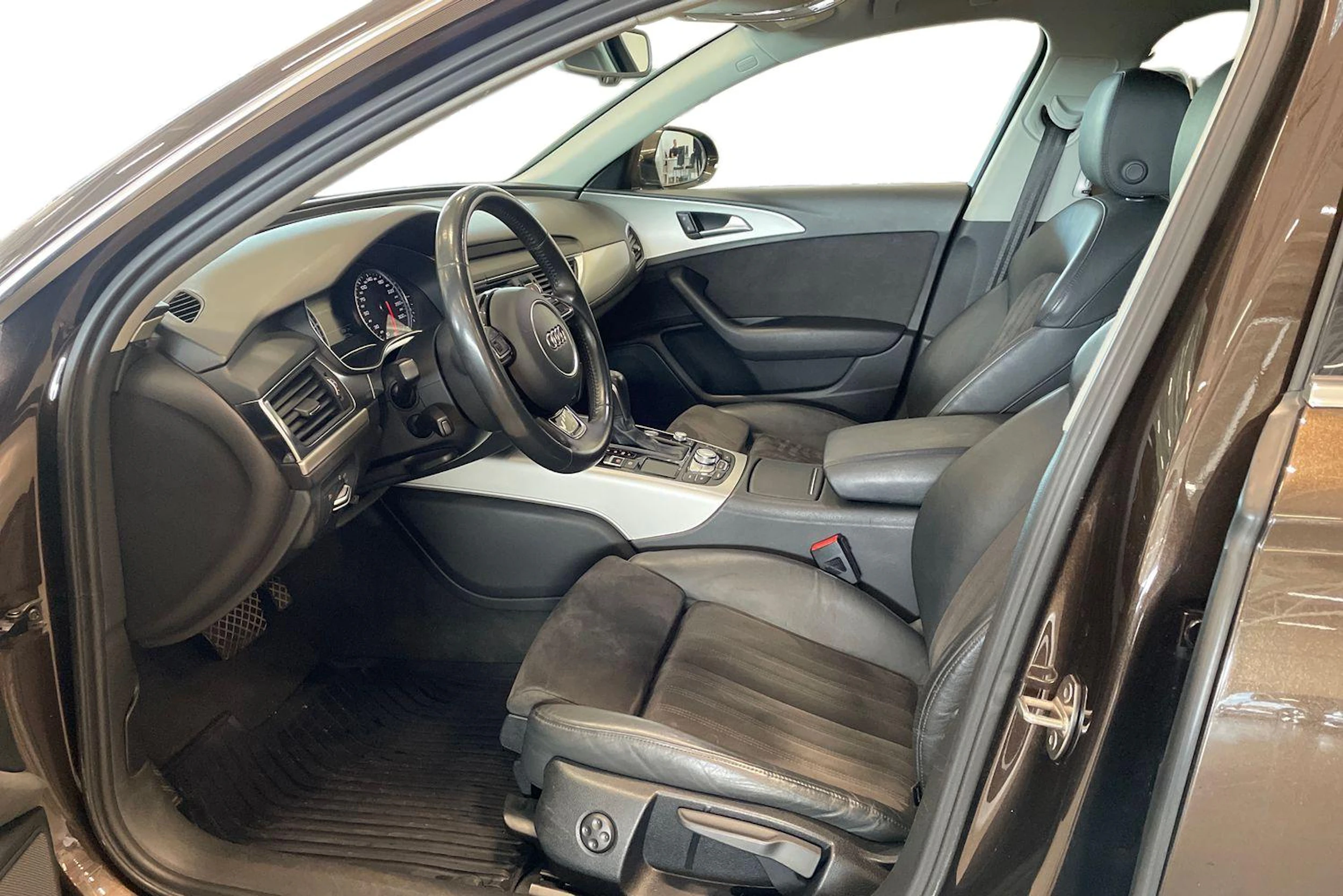 ruskea (beige) Audi A6 2018 kuva 7.