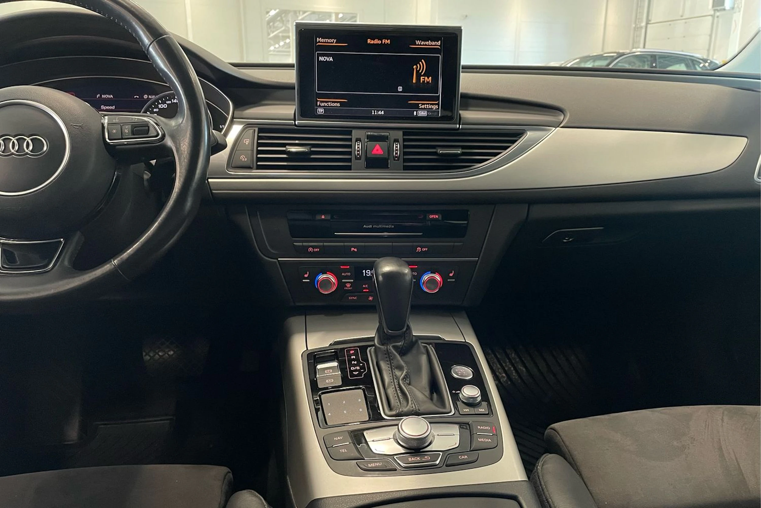 ruskea (beige) Audi A6 2018 kuva 18.