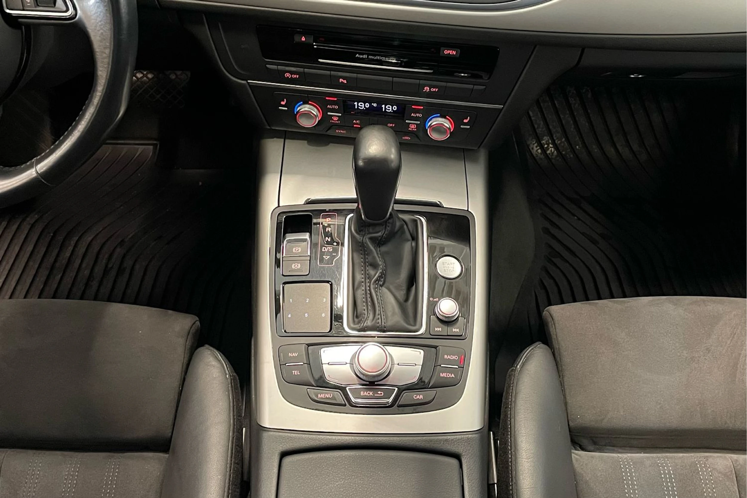 ruskea (beige) Audi A6 2018 kuva 29.