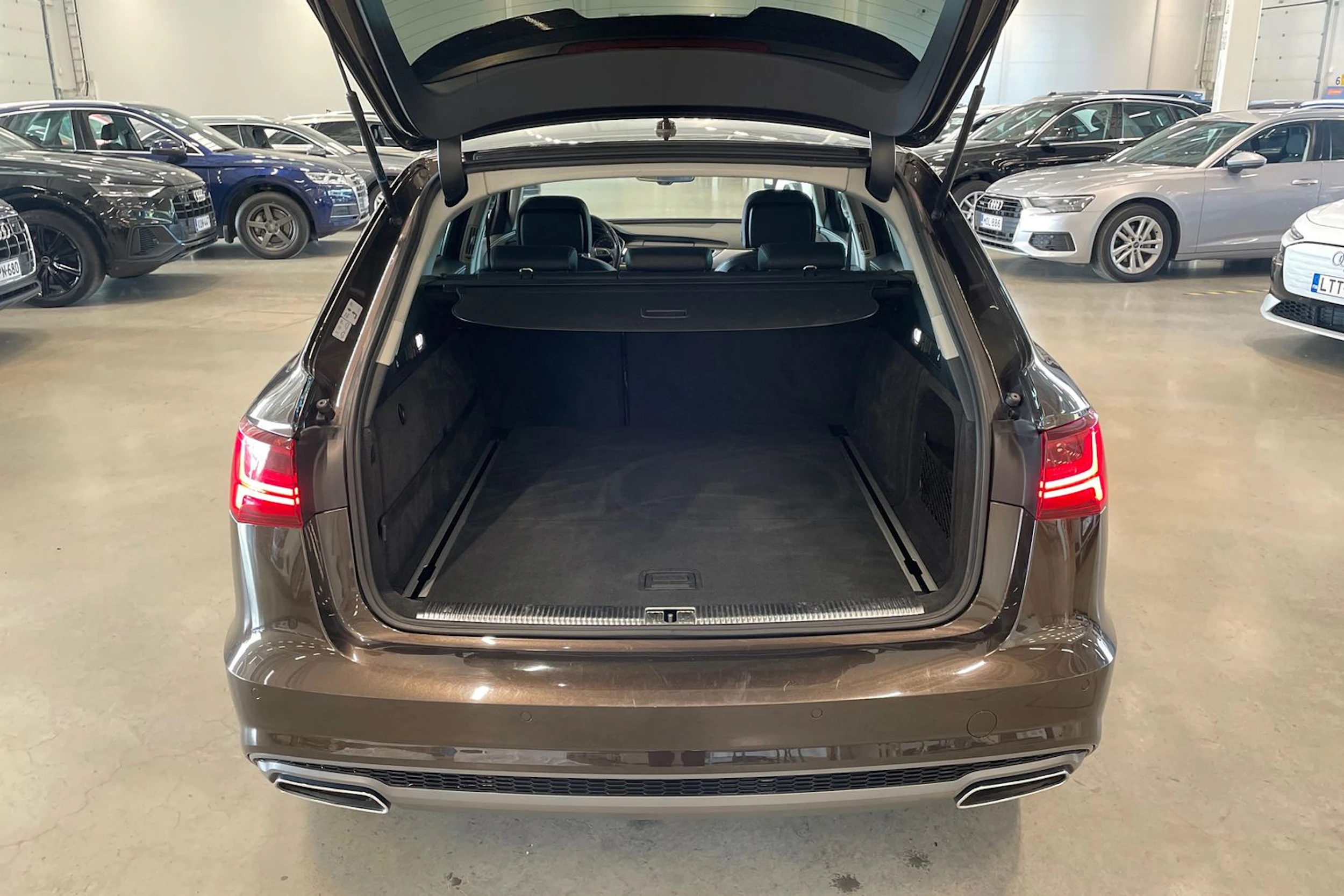 ruskea (beige) Audi A6 2018 kuva 33.