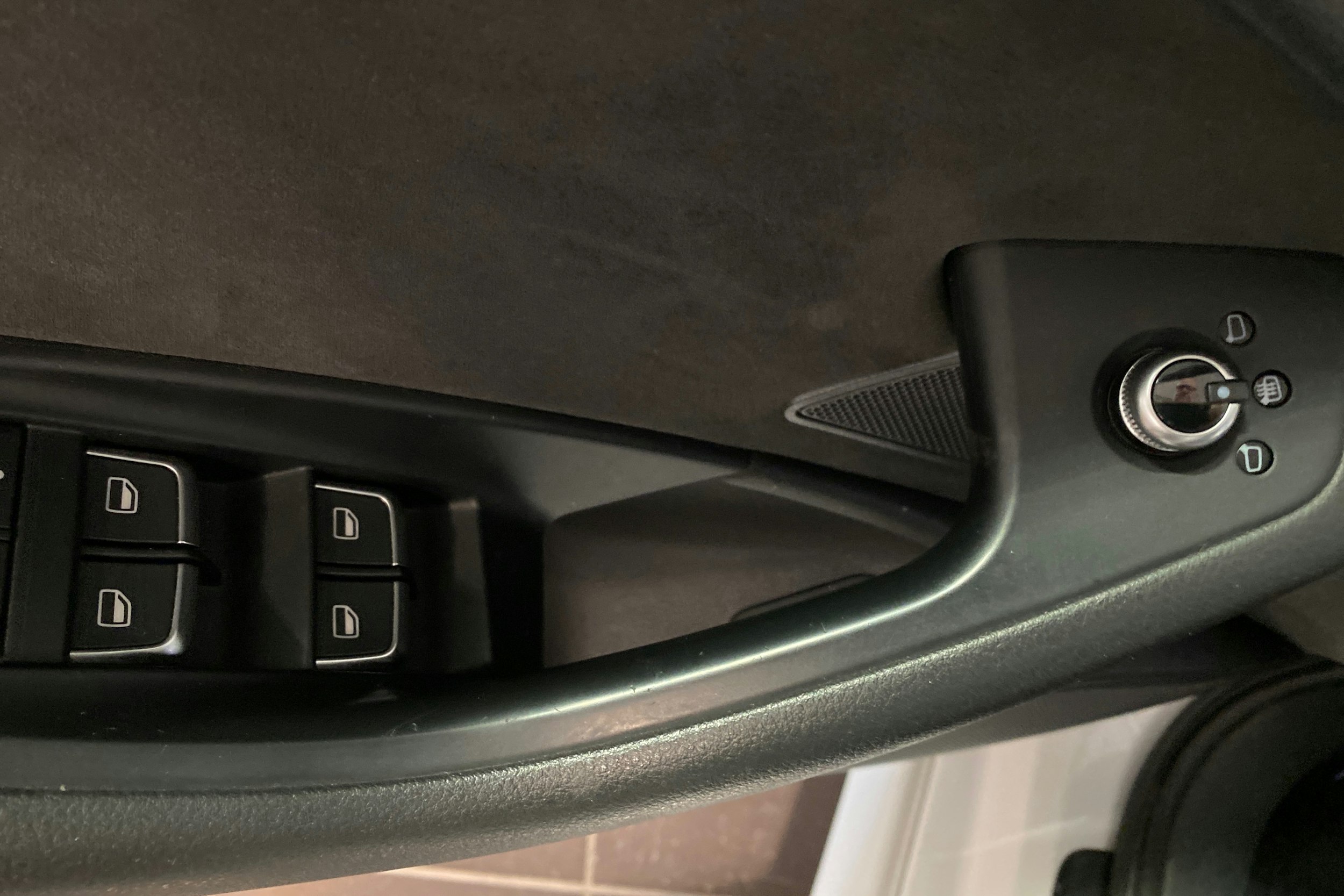 Valkoinen Audi A6 2018 kuva 18.