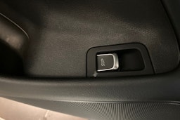 Valkoinen Audi A6 2018 kuva 19.