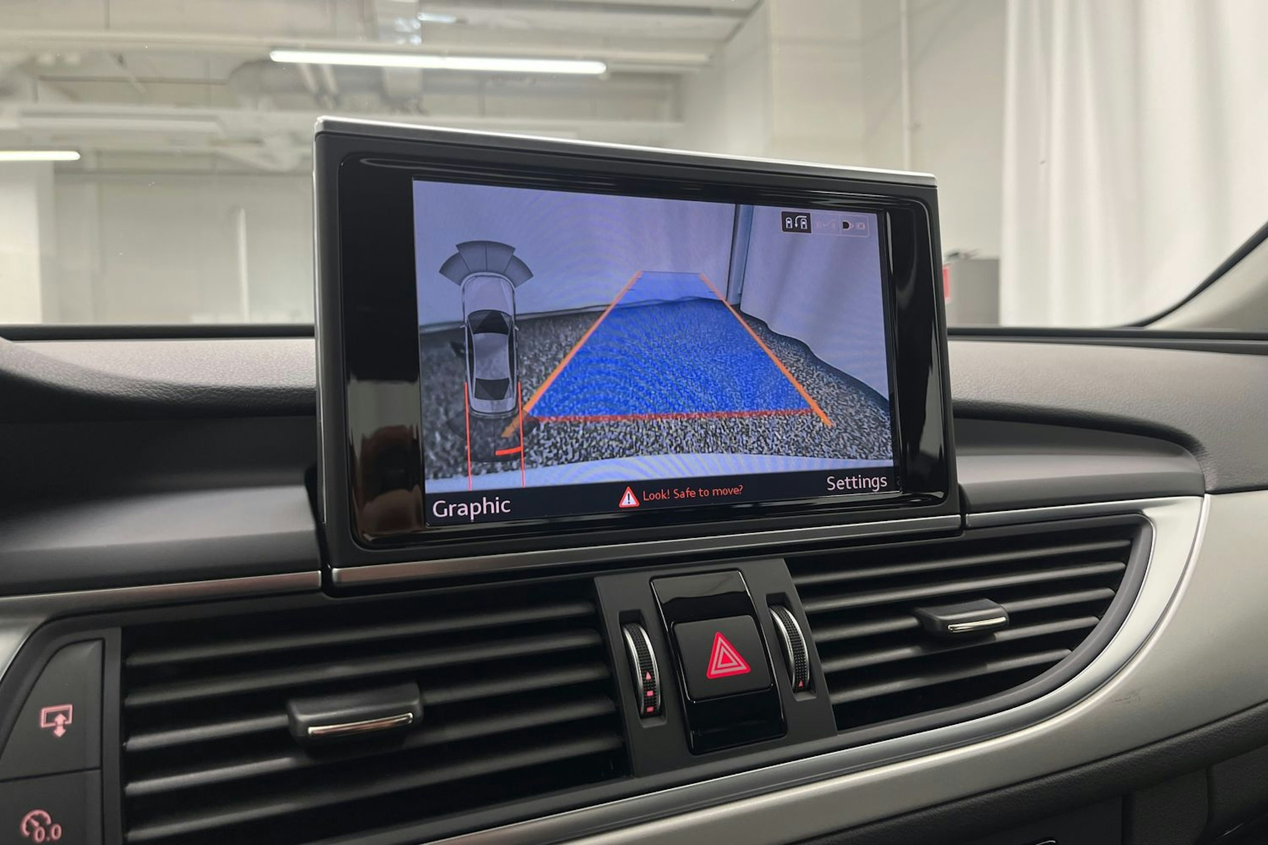 Valkoinen Audi A6 2017 kuva 21.