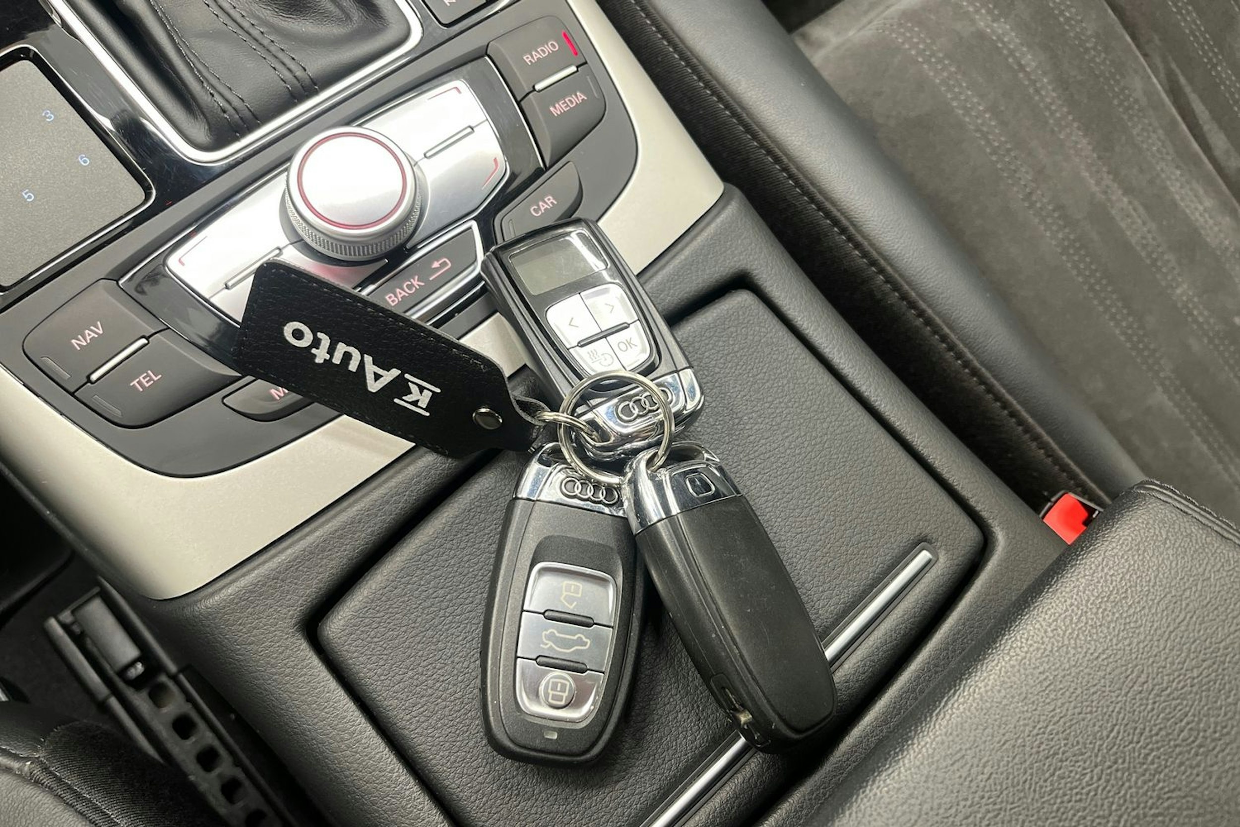 Valkoinen Audi A6 2017 kuva 28.