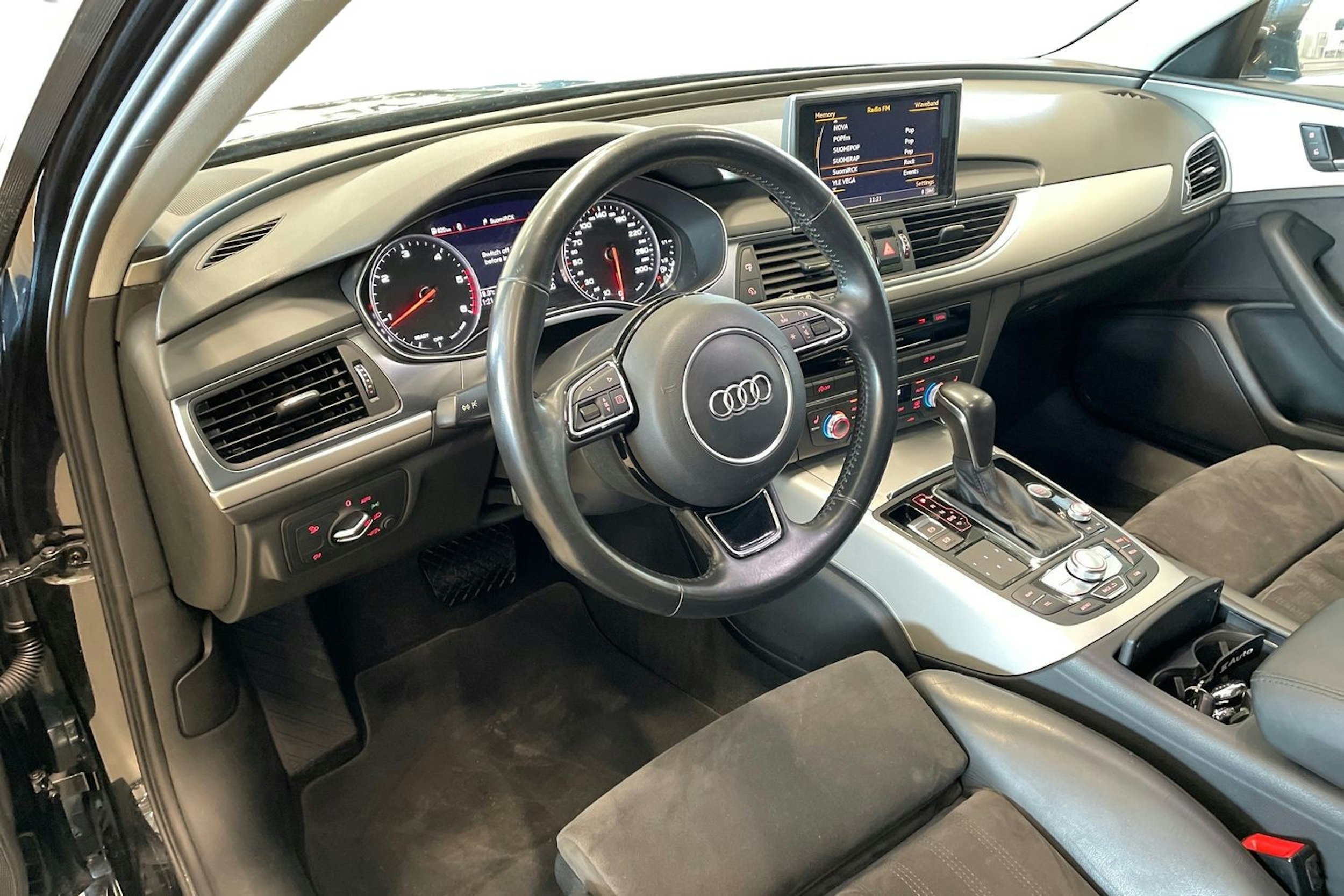 musta Audi A6 2017 kuva 7.