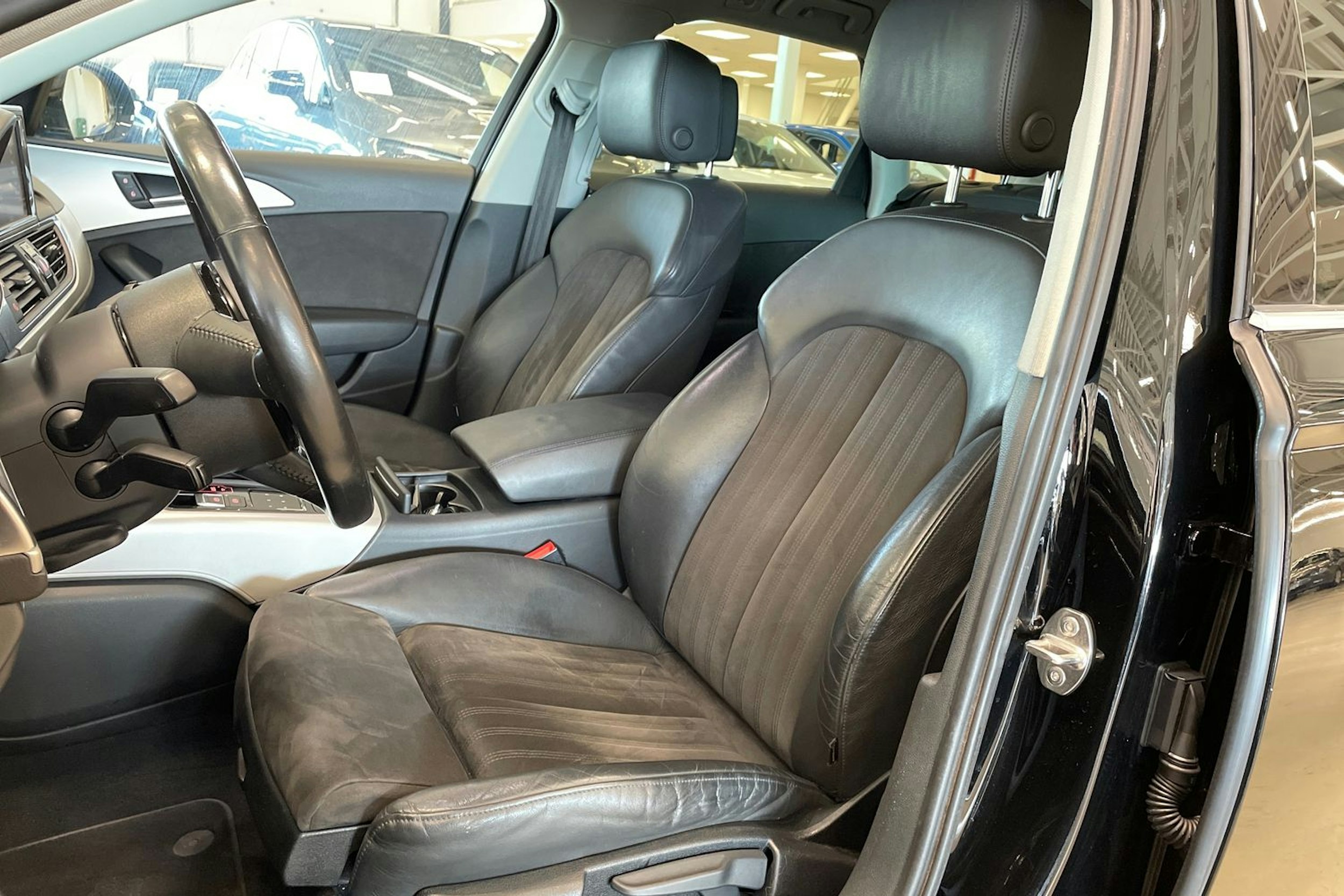 musta Audi A6 2017 kuva 15.