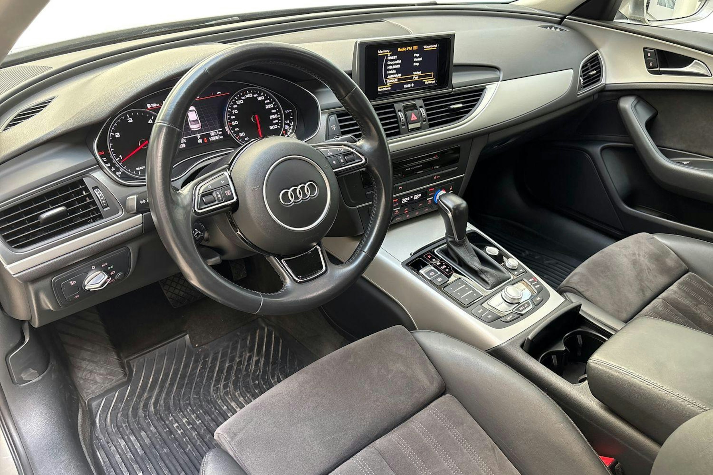 ruskea (beige) Audi A6 2017 kuva 6.