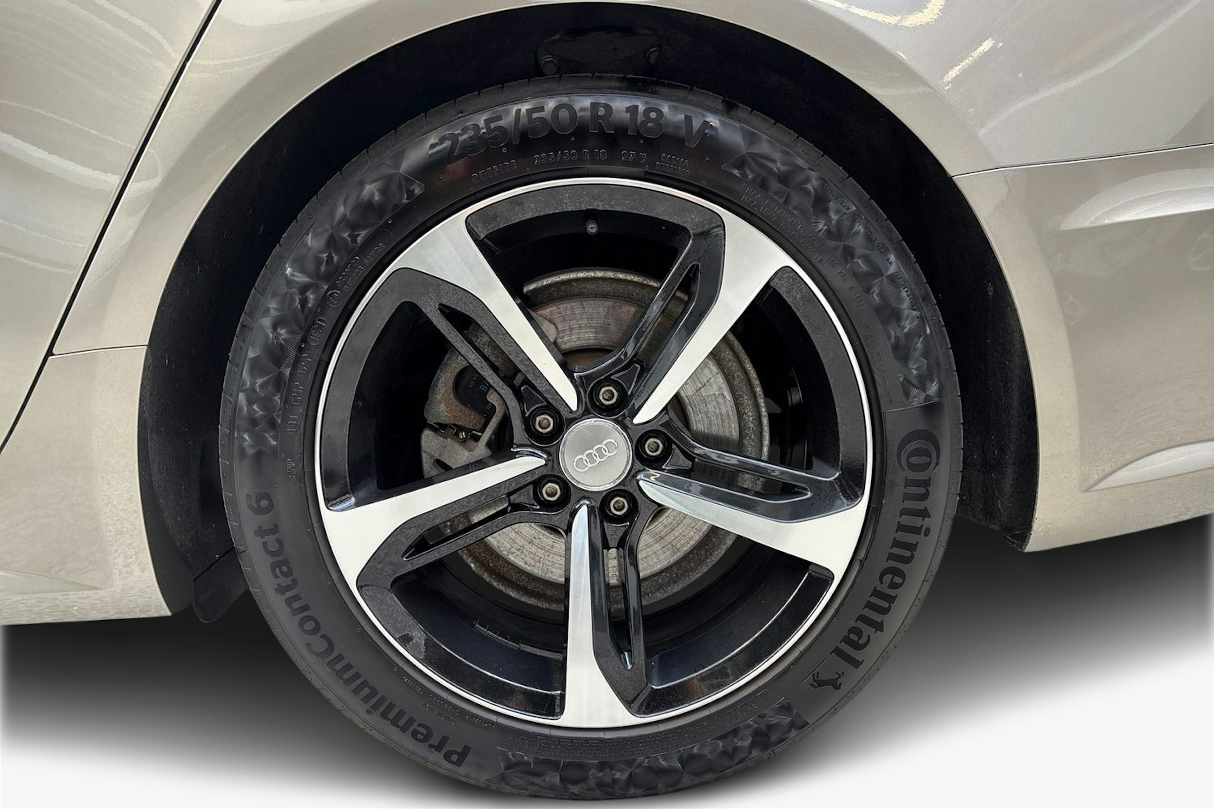 ruskea (beige) Audi A6 2017 kuva 9.