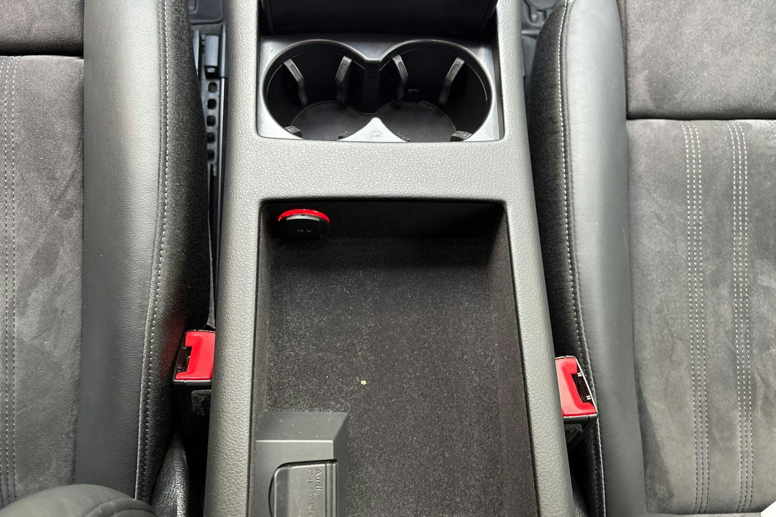 ruskea (beige) Audi A6 2017 kuva 23.