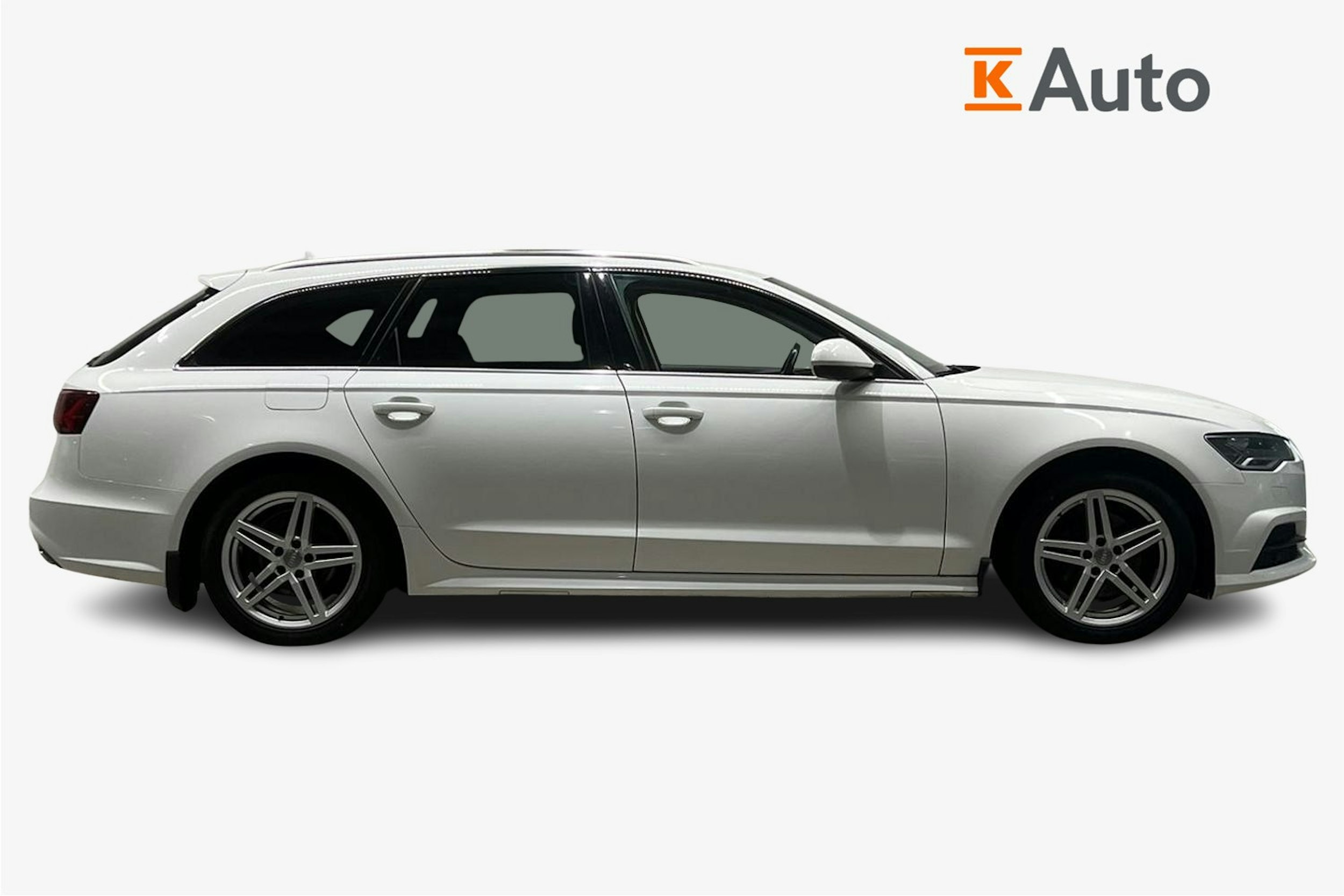 Valkoinen Audi A6 2017 kuva 6.
