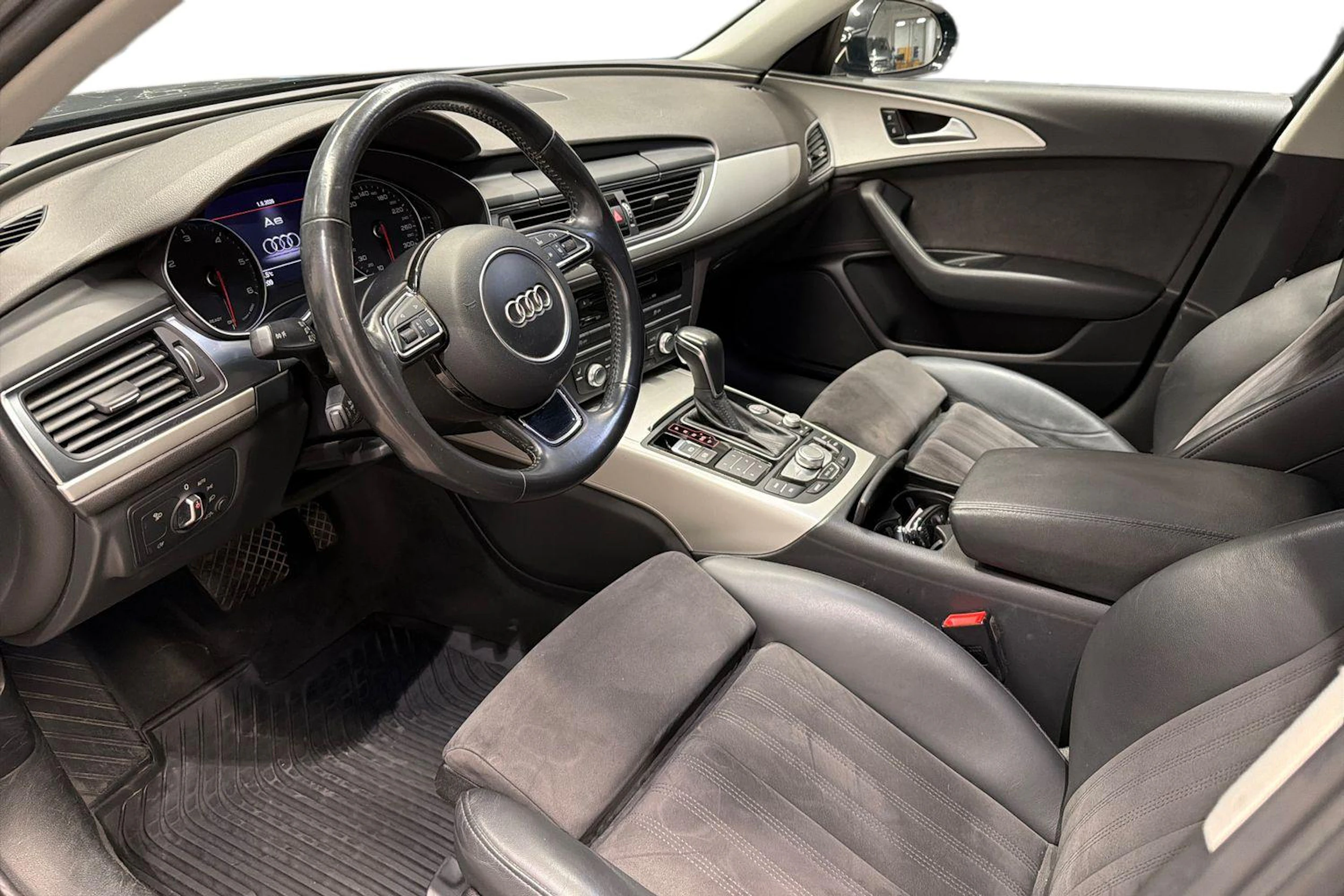 Musta Audi A6 2017 kuva 8.