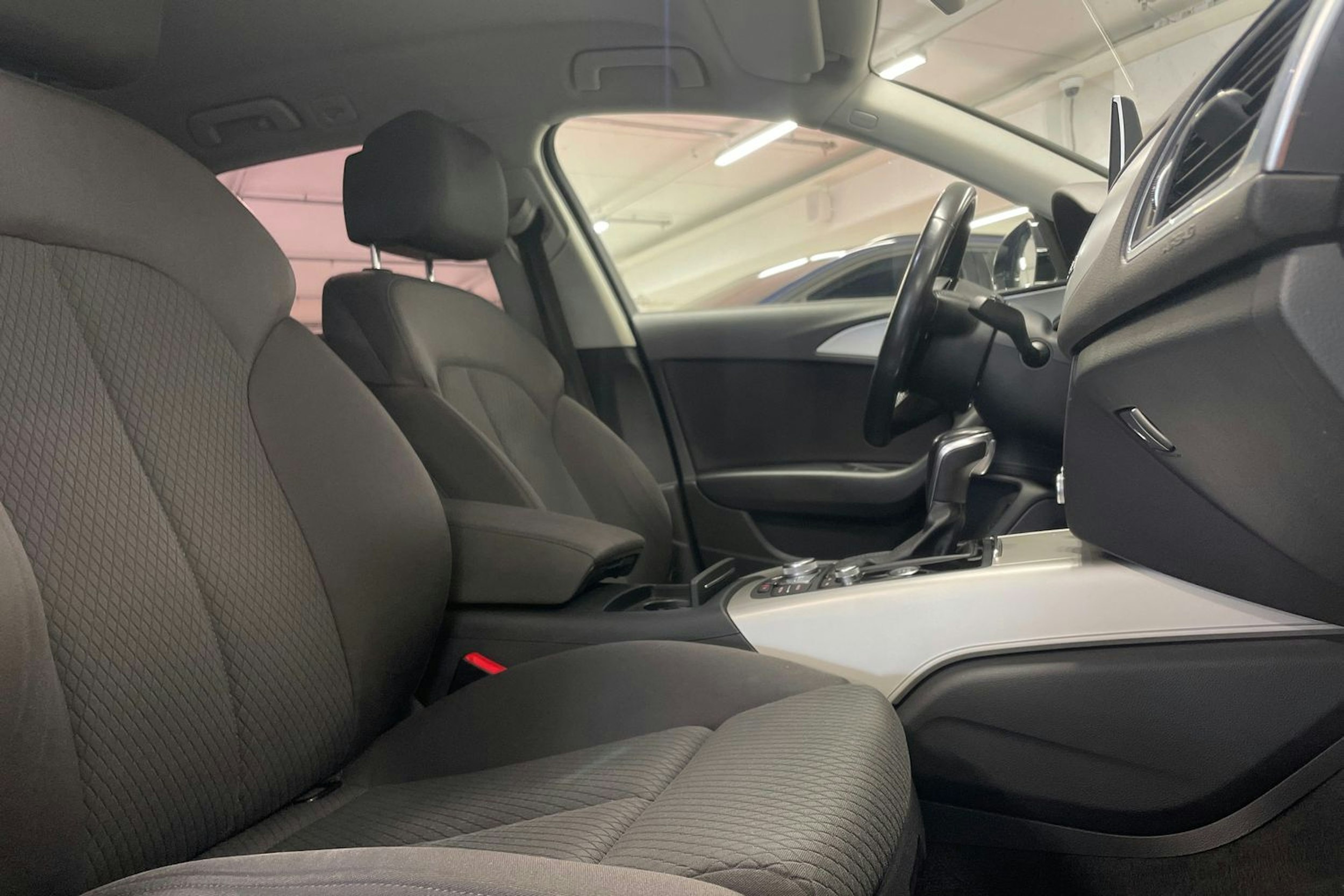 musta Audi A6 2017 kuva 13.