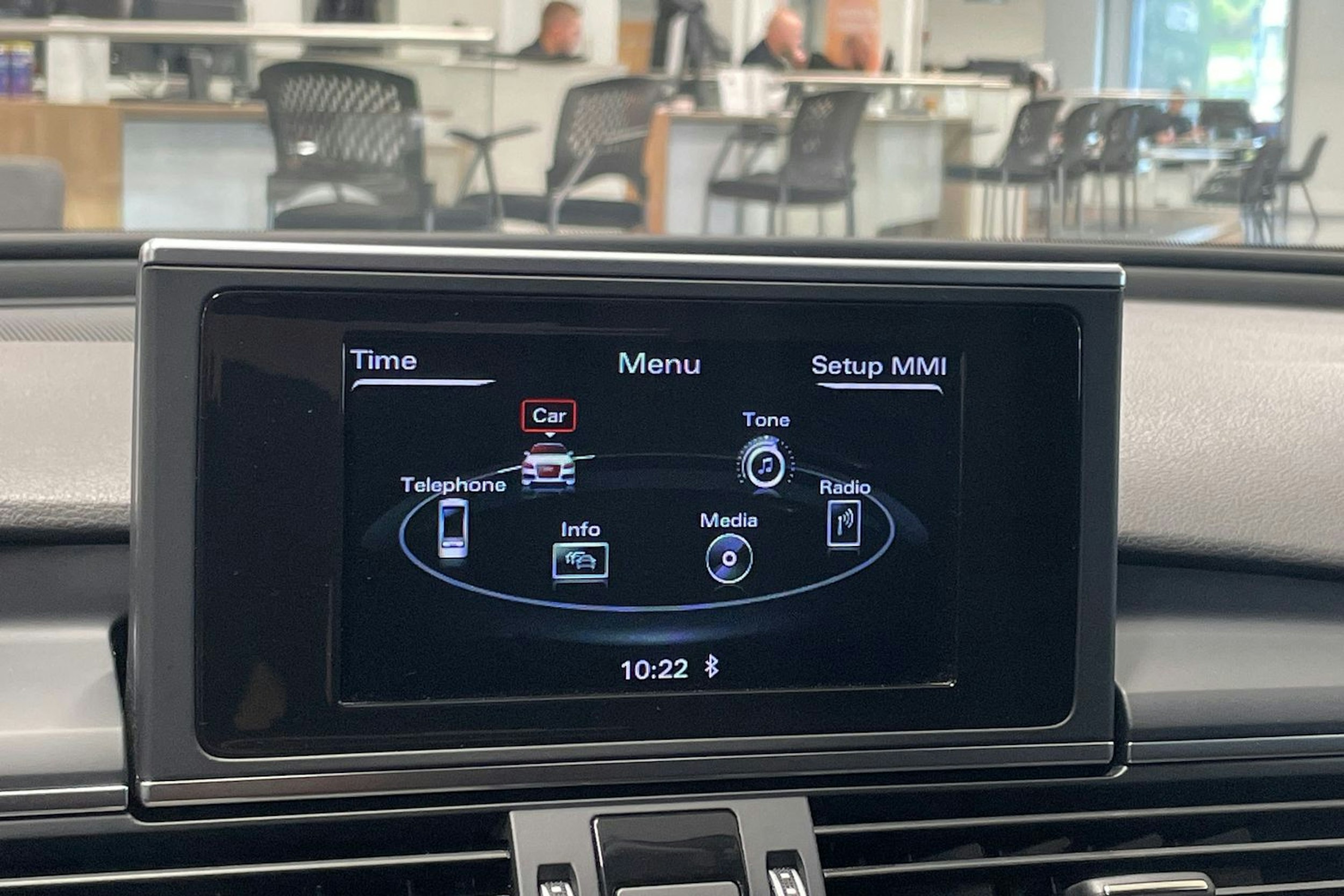 musta Audi A6 2017 kuva 14.