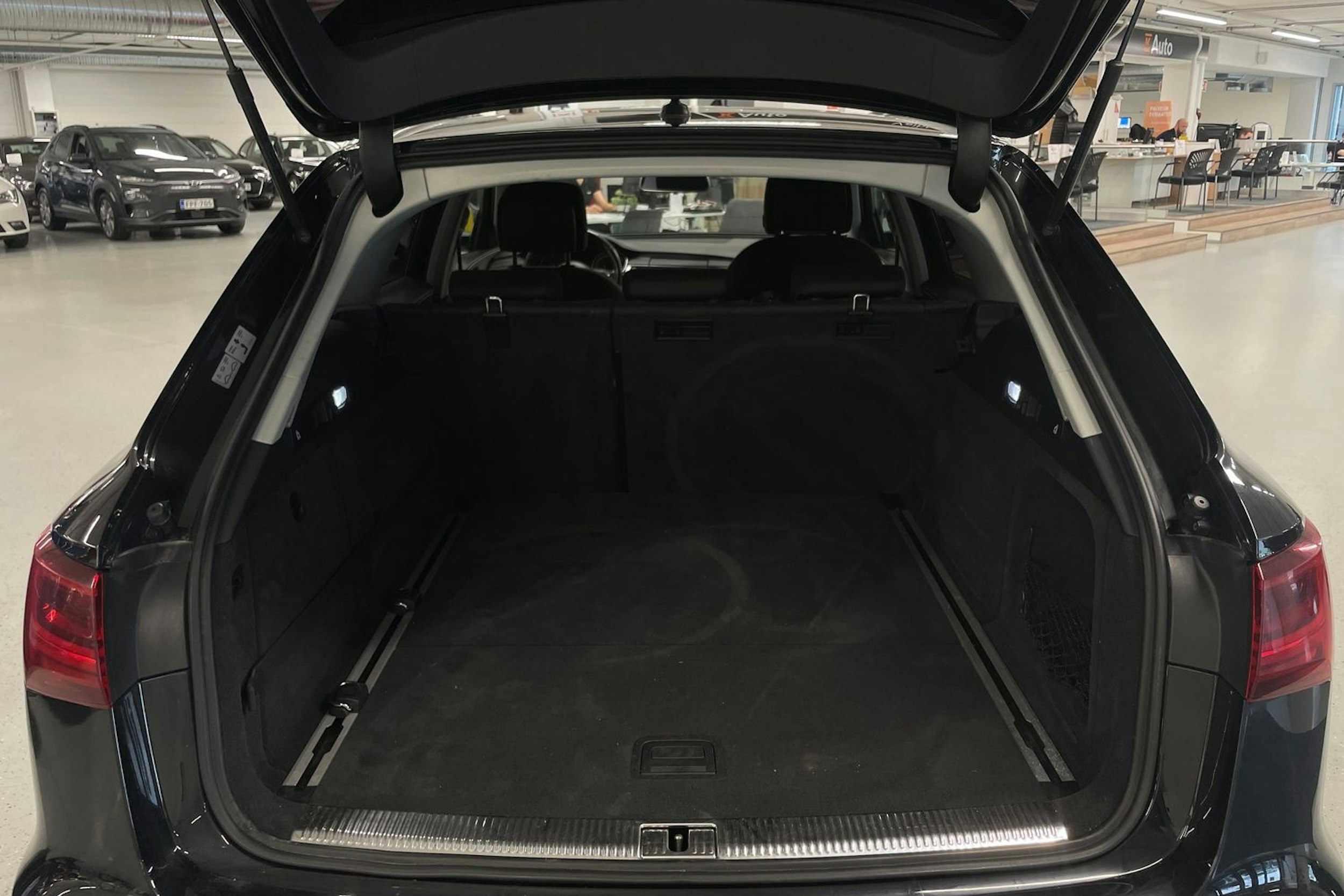 musta Audi A6 2017 kuva 34.