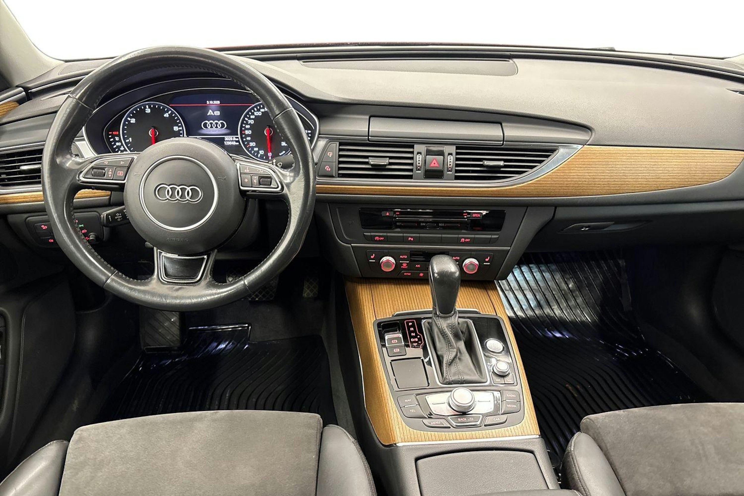 punainen Audi A6 2018 kuva 7.