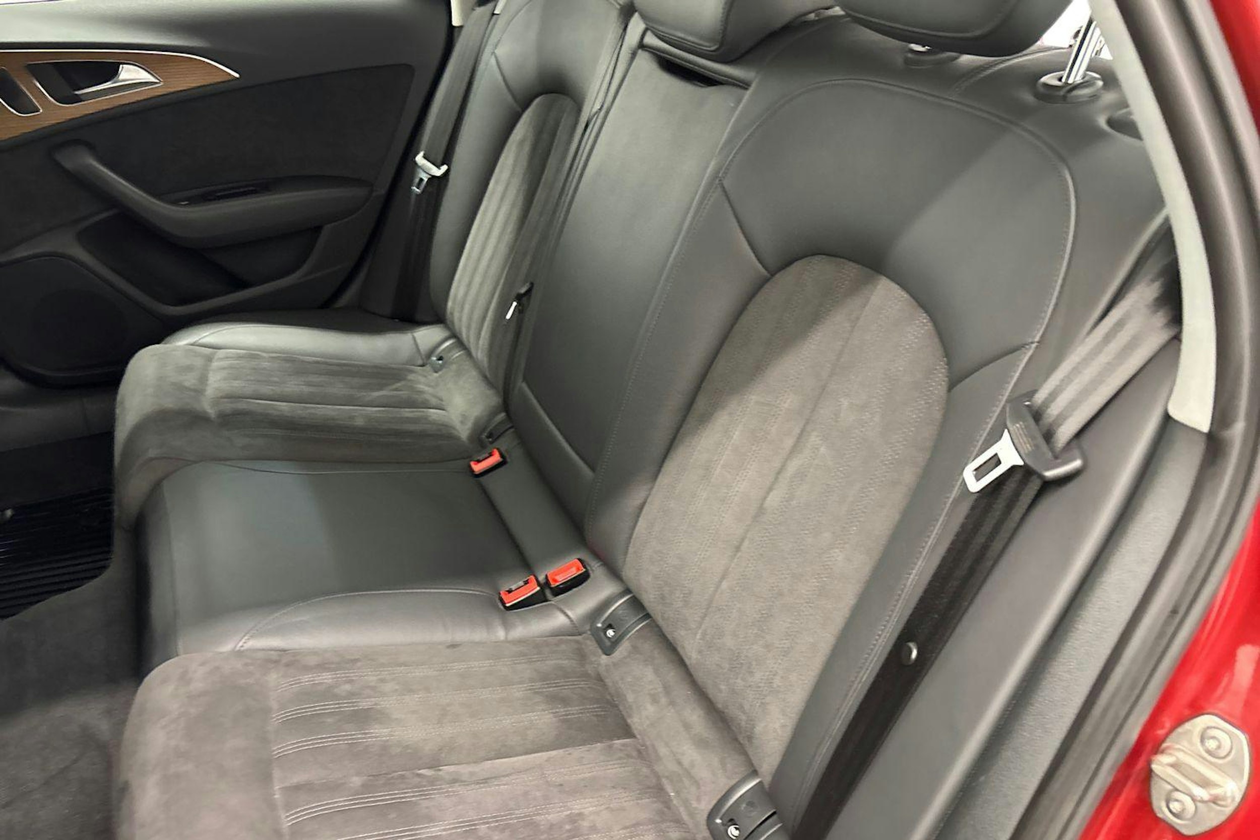 punainen Audi A6 2018 kuva 8.