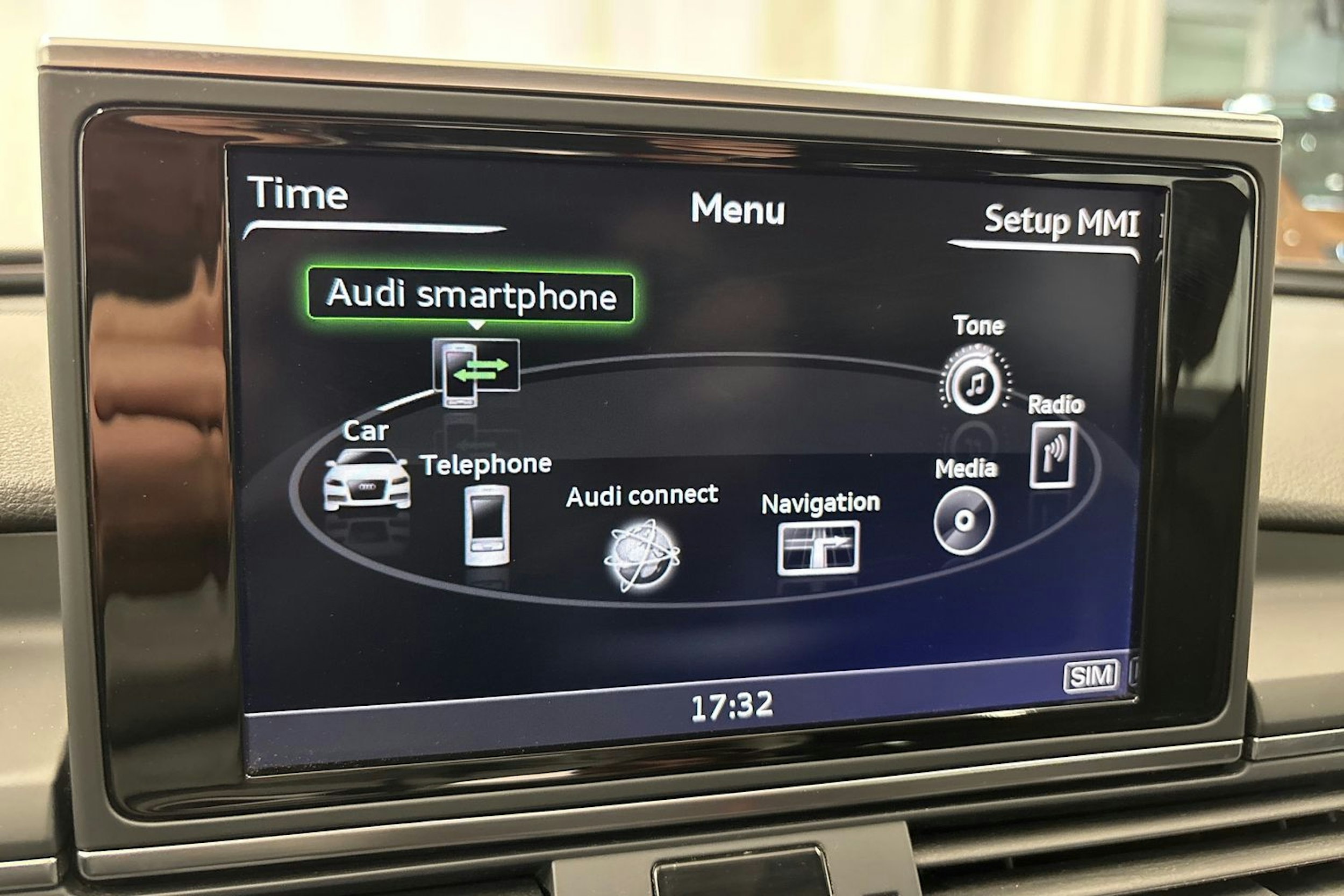 punainen Audi A6 2018 kuva 20.