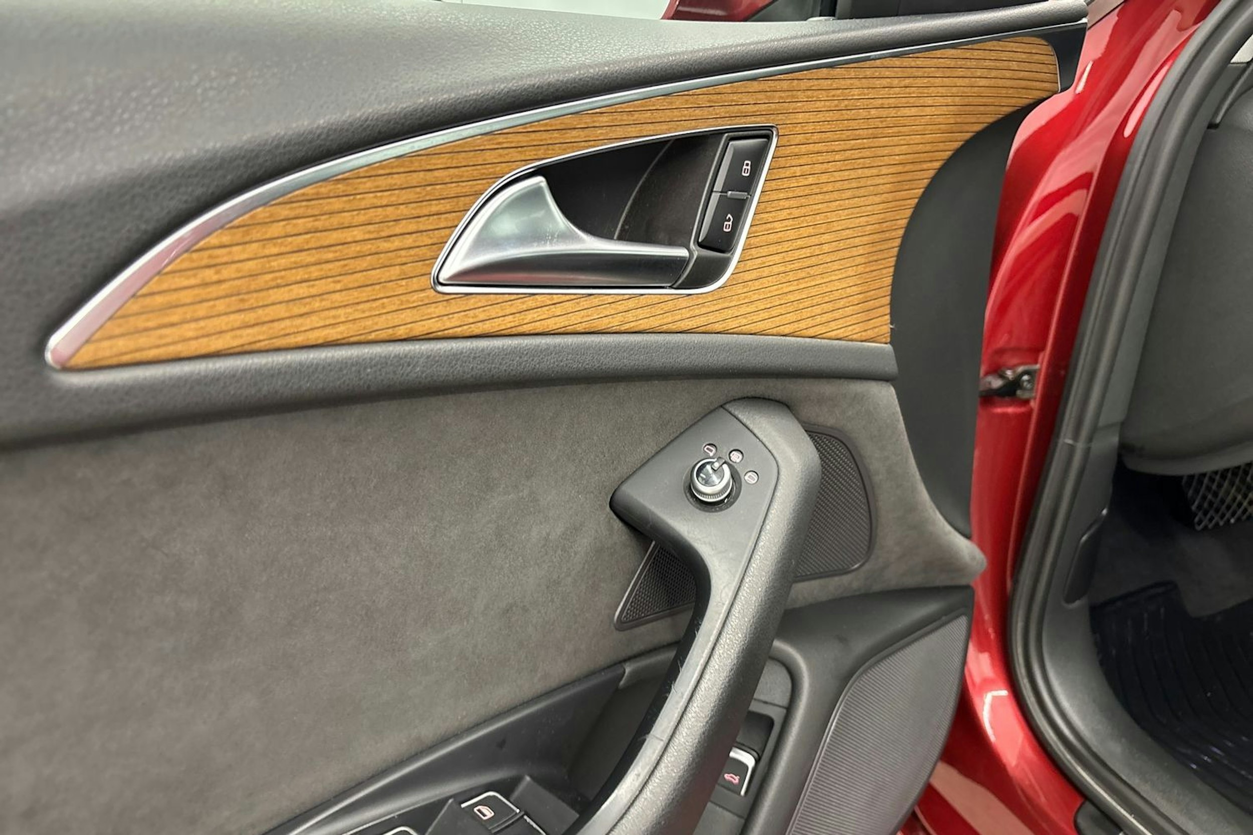 punainen Audi A6 2018 kuva 26.