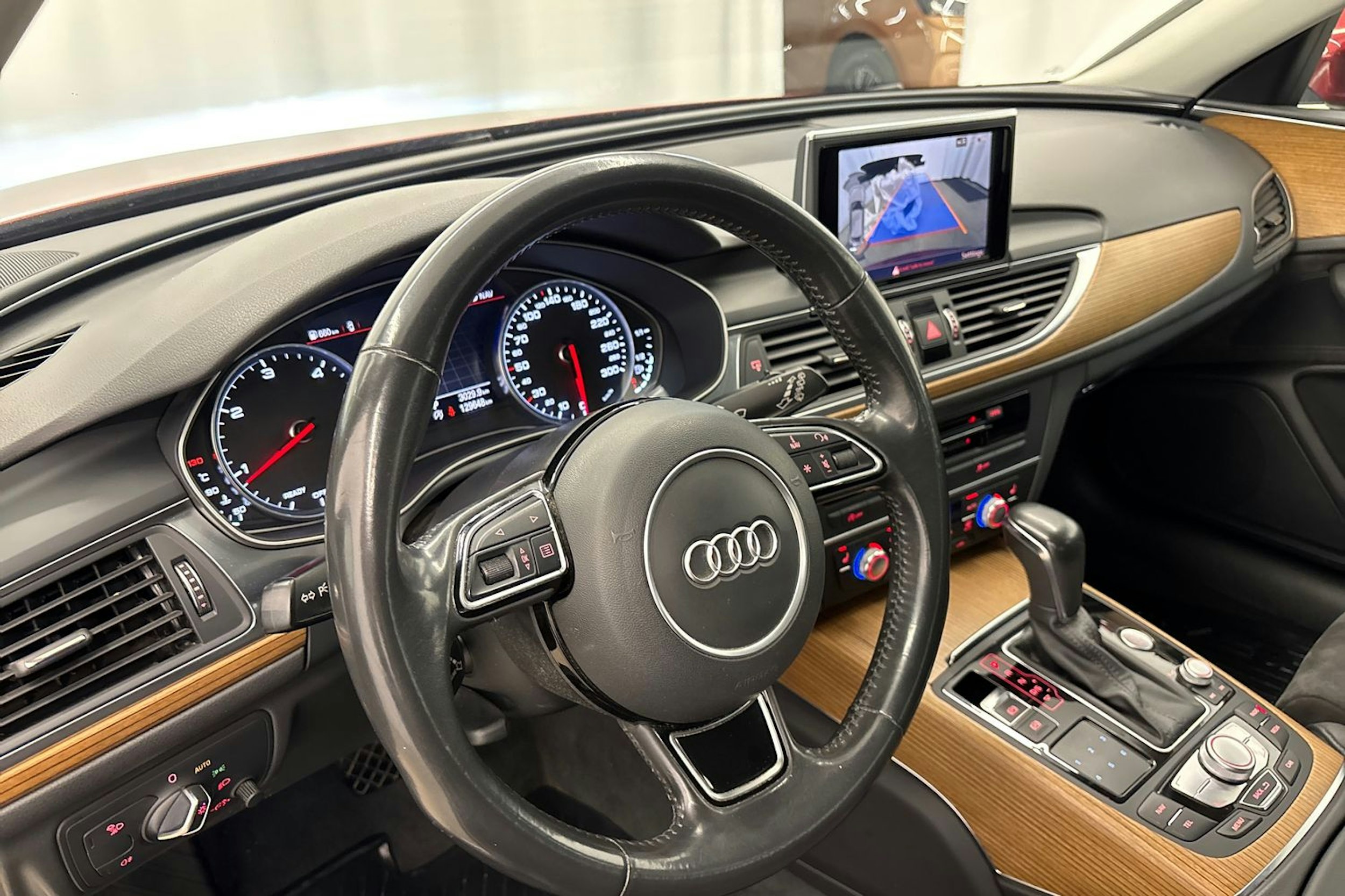 punainen Audi A6 2018 kuva 27.