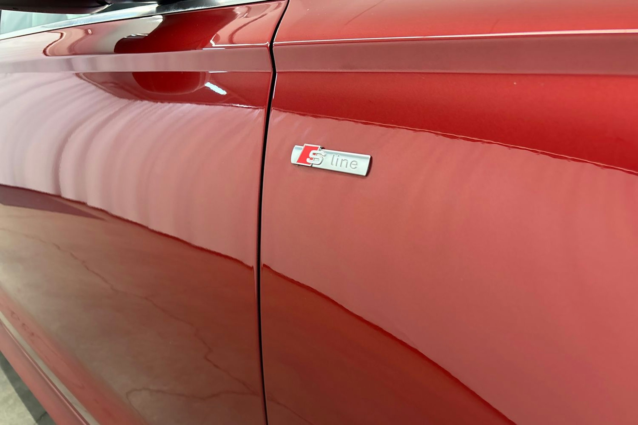 punainen Audi A6 2018 kuva 28.