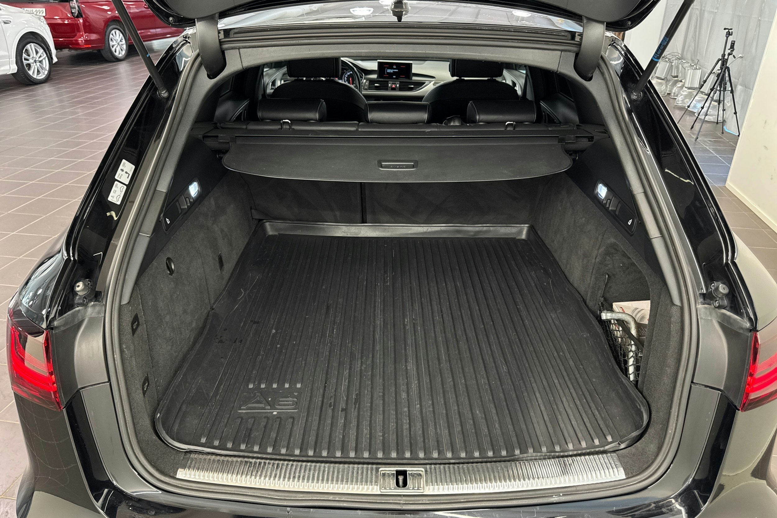 musta Audi A6 2018 kuva 40.