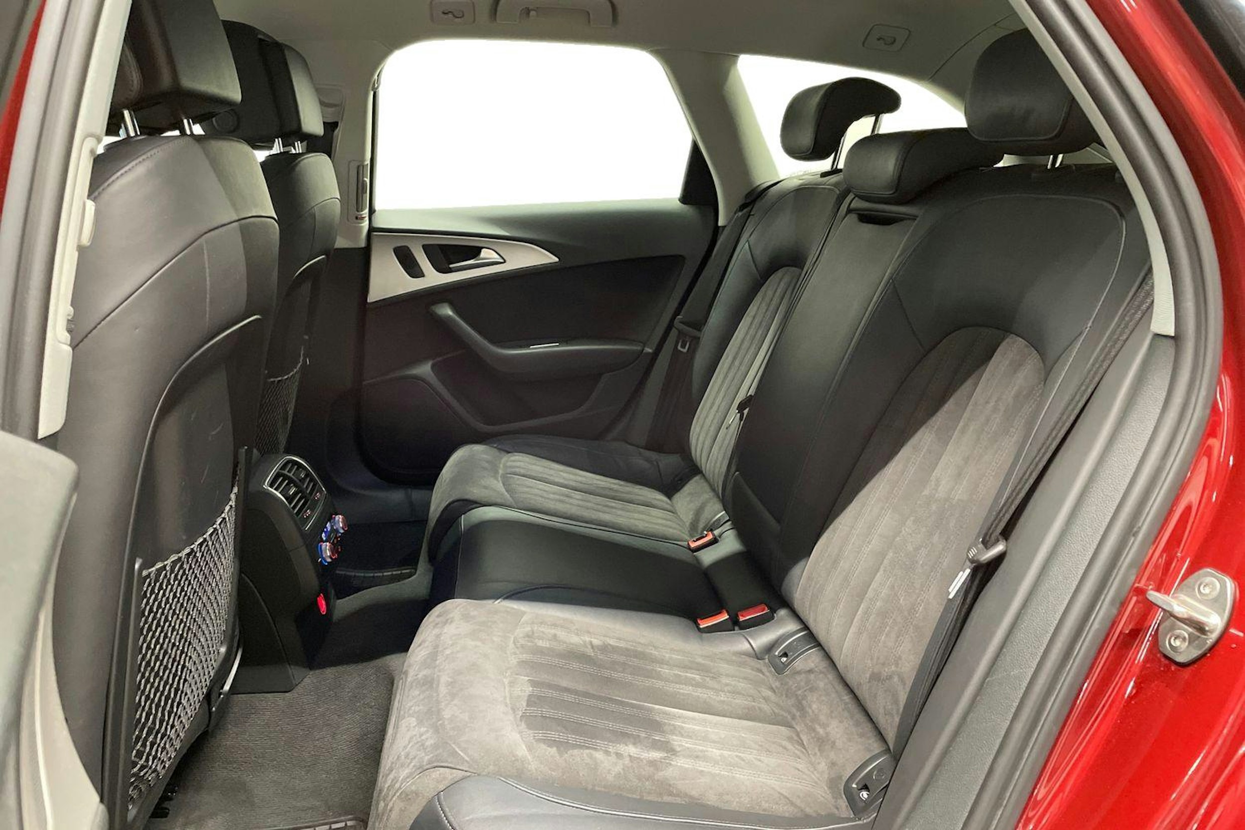 punainen Audi A6 2018 kuva 8.