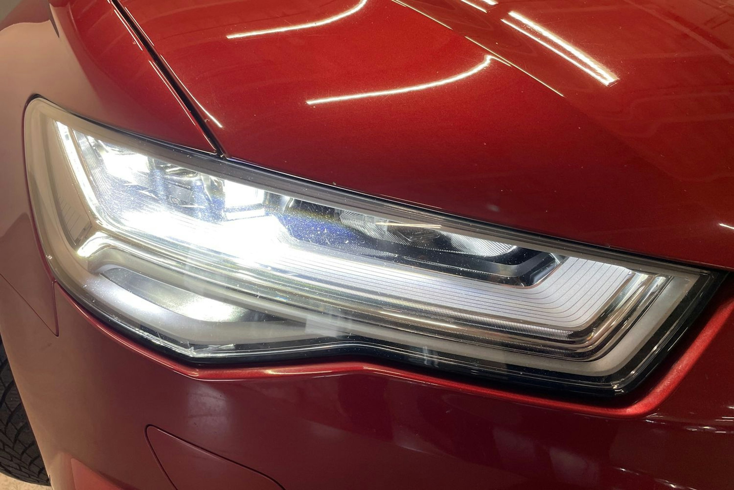 punainen Audi A6 2018 kuva 11.