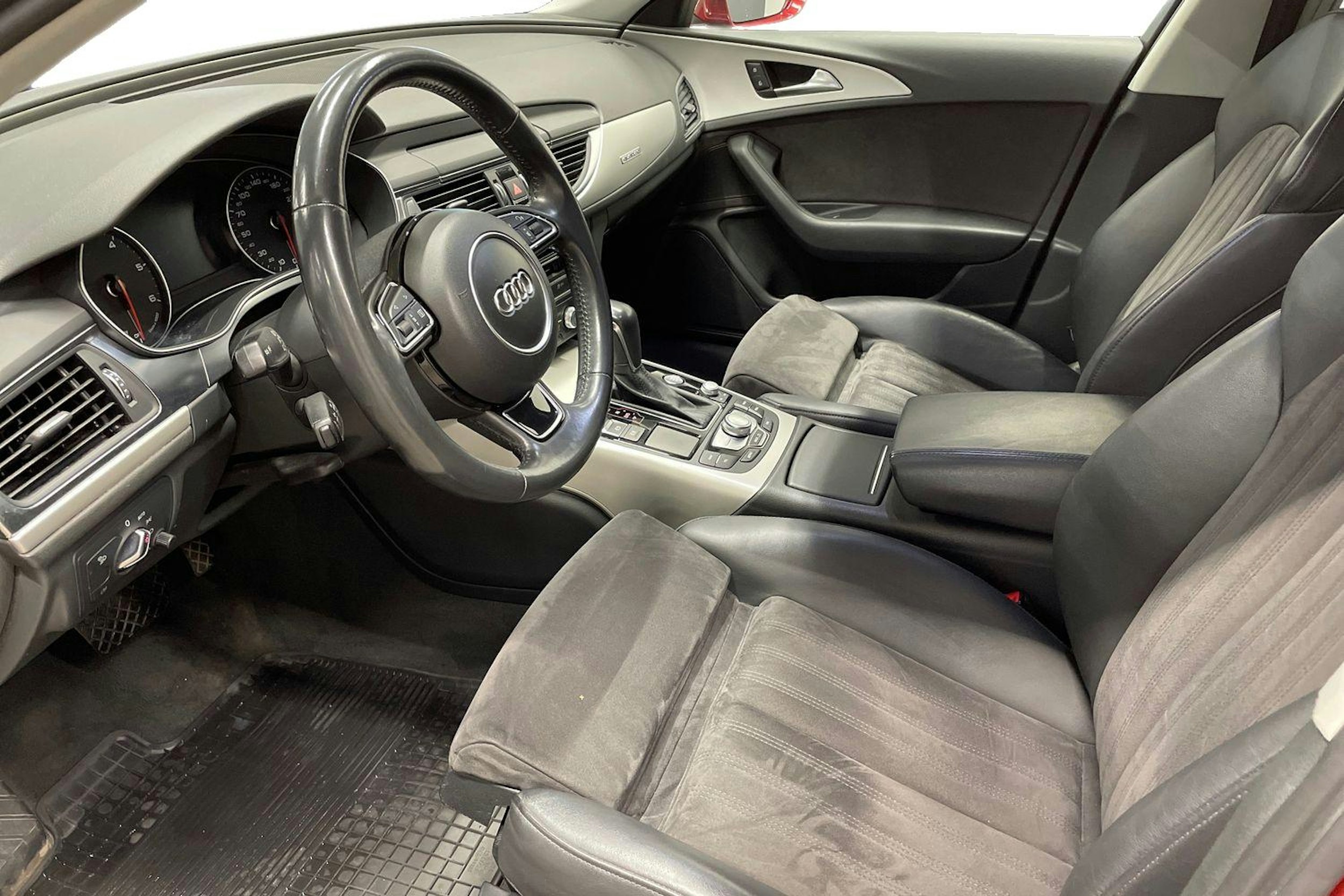 punainen Audi A6 2018 kuva 25.